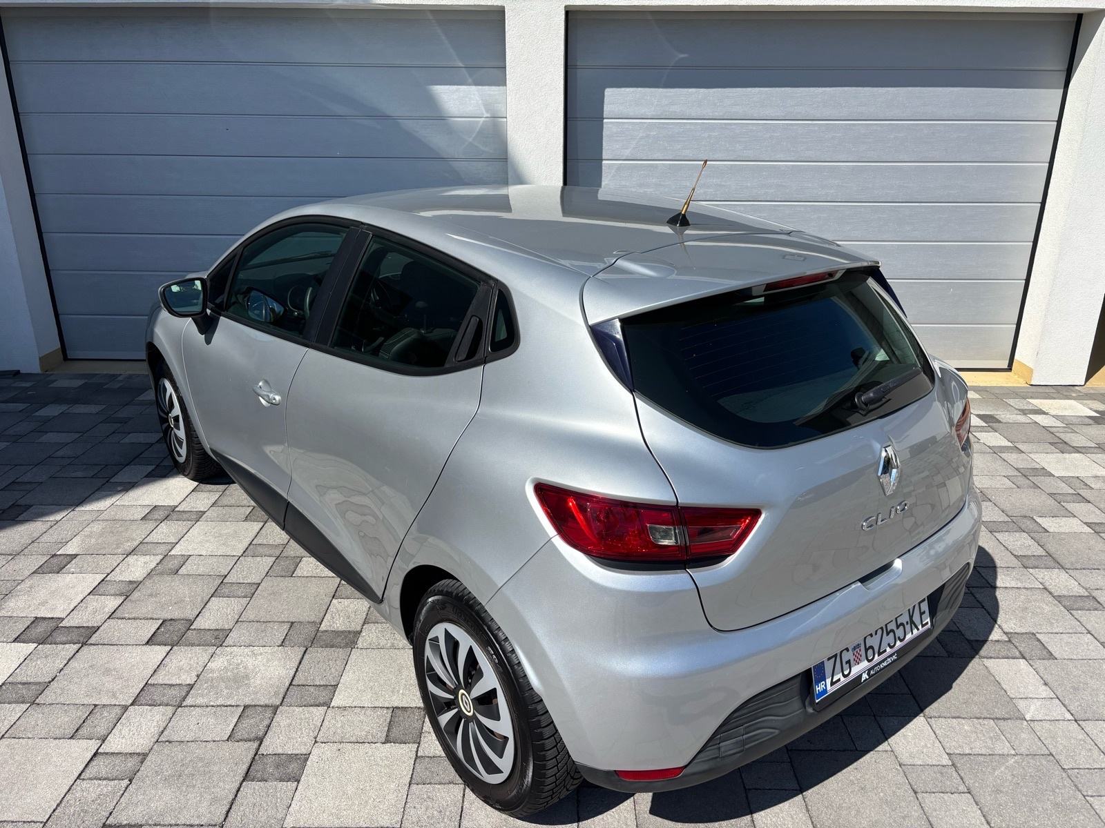 Renault Clio 1,2 16V •HR AUTO• V servis• Reg 10.mj, fotografija 7