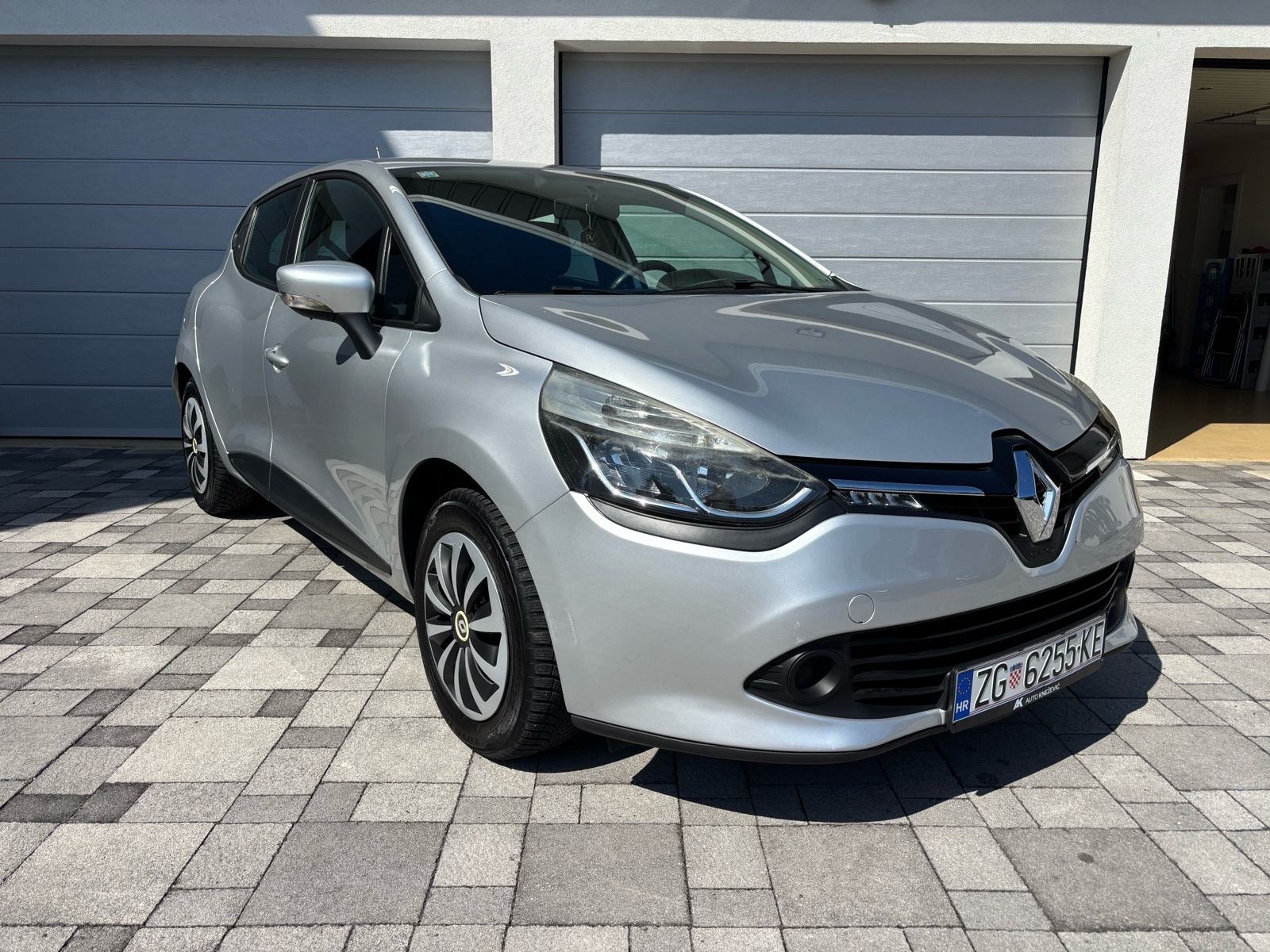 Renault Clio 1,2 16V •HR AUTO• V servis• Reg 10.mj, fotografija 3