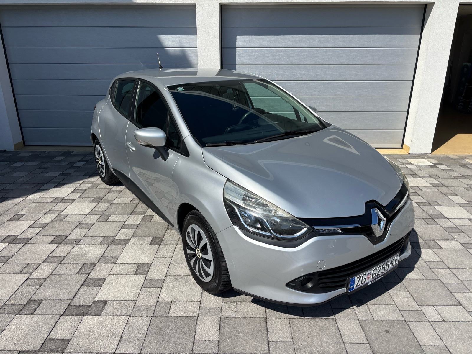 Renault Clio 1,2 16V •HR AUTO• V servis• Reg 10.mj, fotografija 4