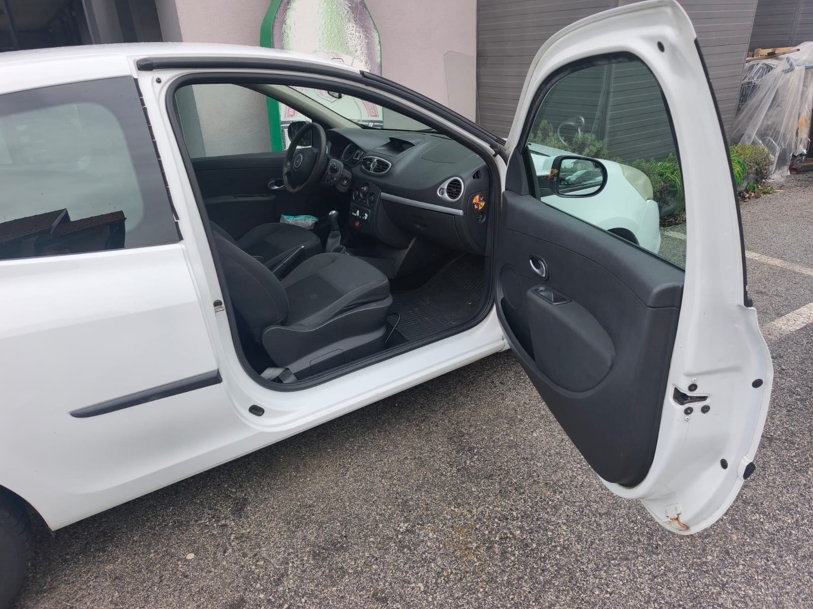 Renault Clio 1,2 16V *MOGUĆA ZAMJENA, fotografija 7