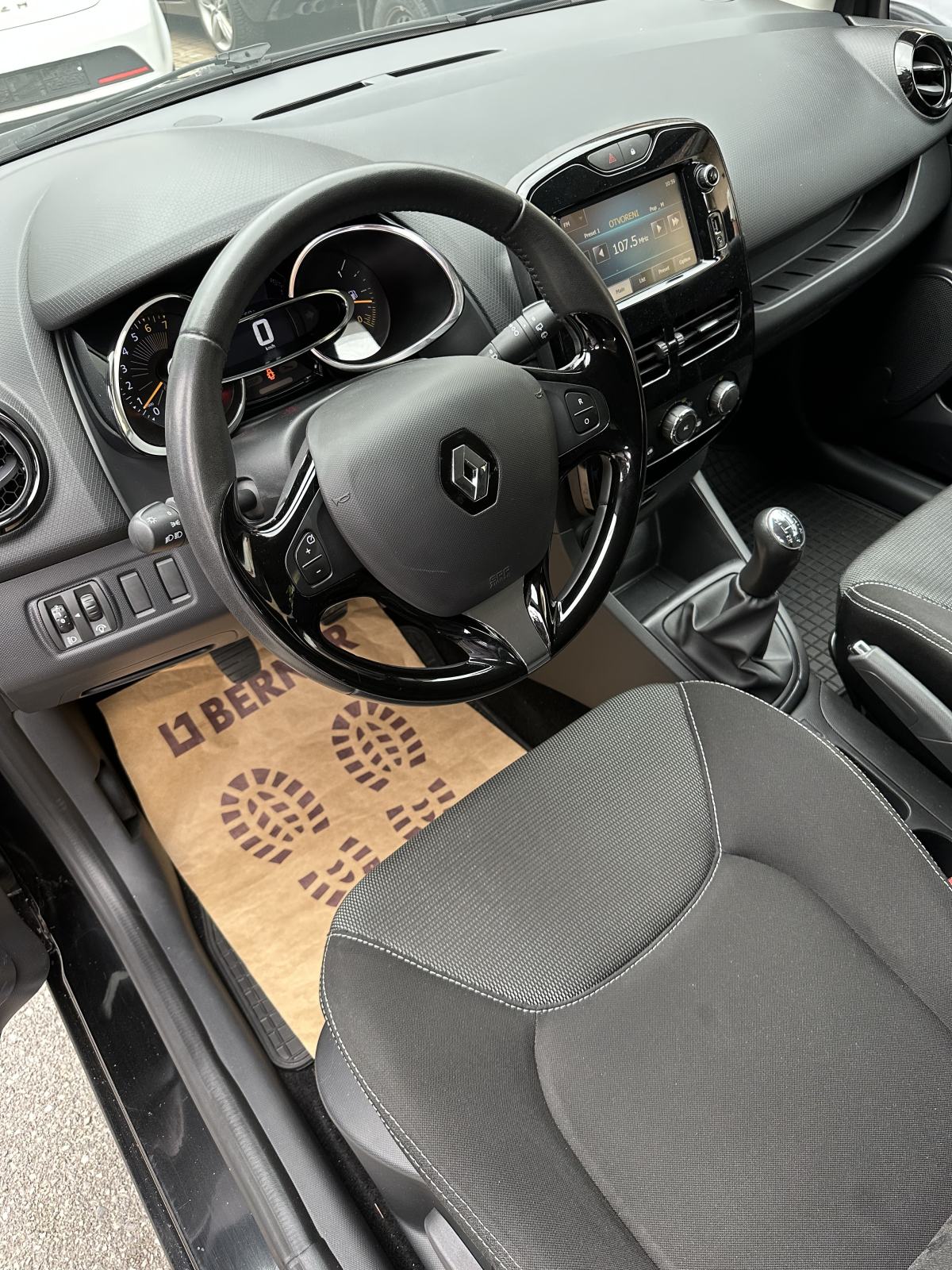 Renault Clio 1,2 16V * NAVI *, fotografija 7