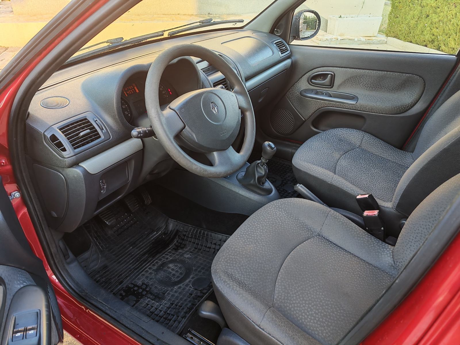 Renault Clio 1,2 8V - IZVANREDAN -, fotografija 12