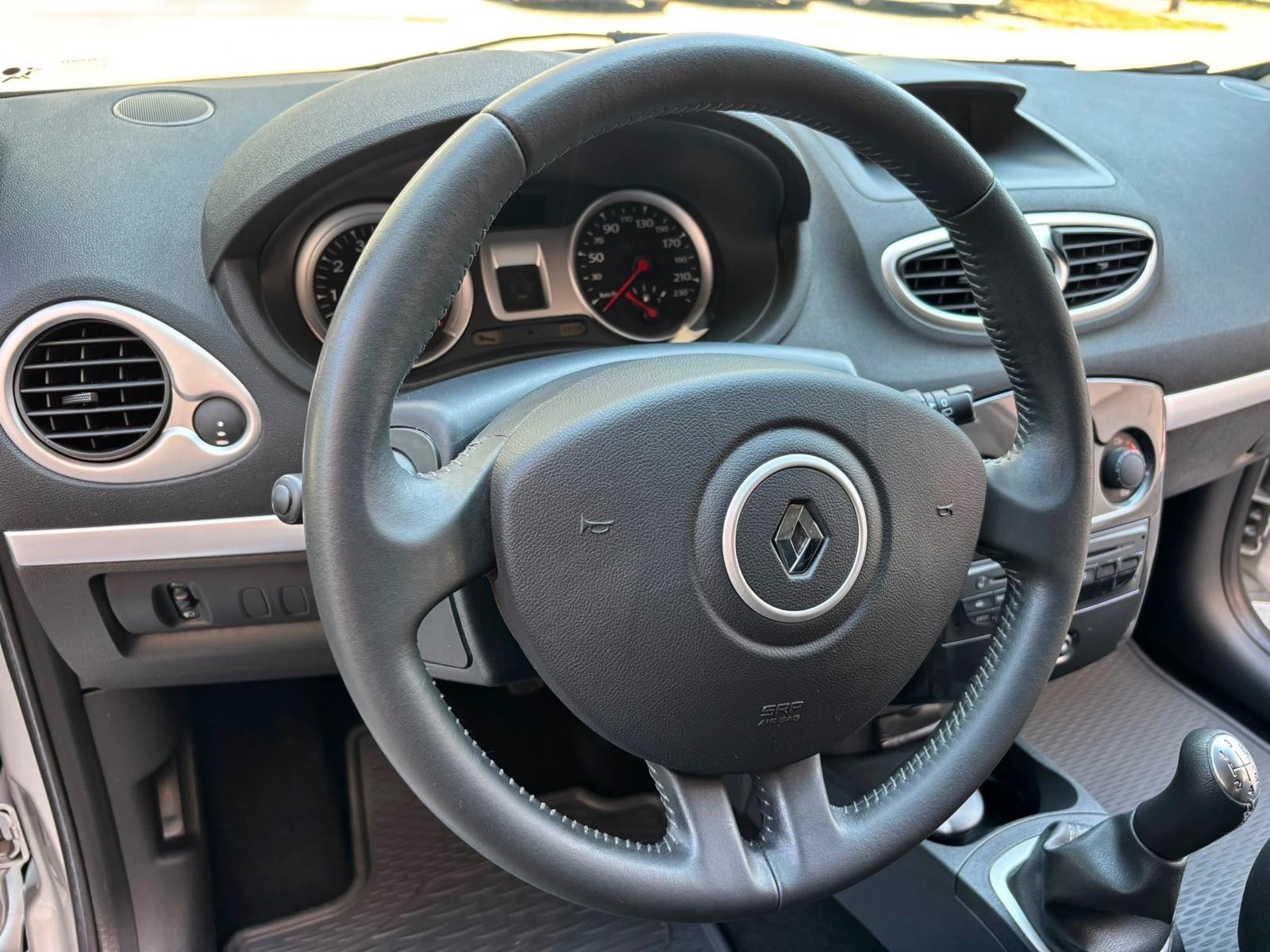 Renault Clio 1.2 benzin,1.Vlasnik, kupljen u HR.,samo 65ooo kilometara, fotografija 11