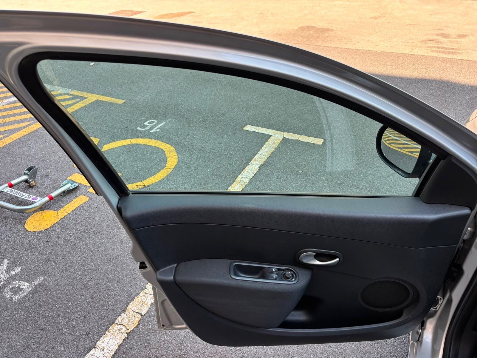 Renault Clio 1.2 benzin,1.Vlasnik, kupljen u HR.,samo 65ooo kilometara, fotografija 14