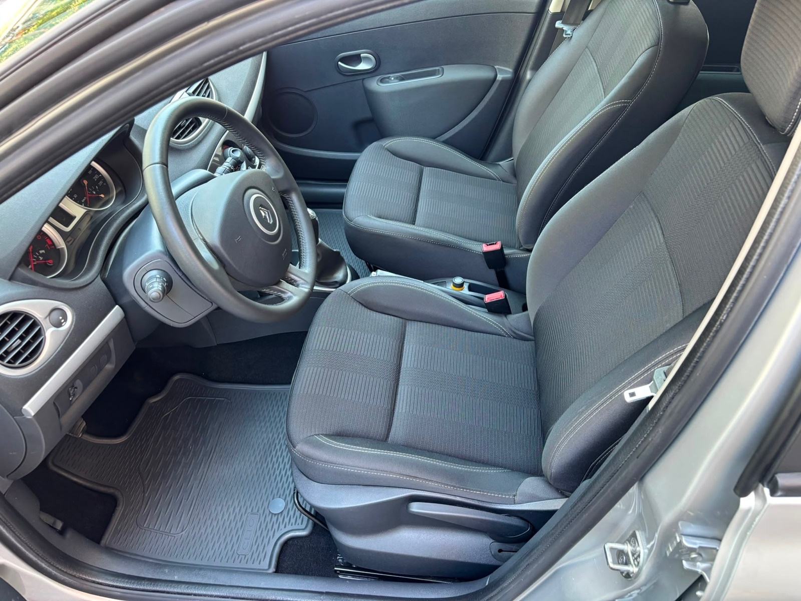 Renault Clio 1.2 benzin,1.Vlasnik, kupljen u HR.,samo 65ooo kilometara, fotografija 16
