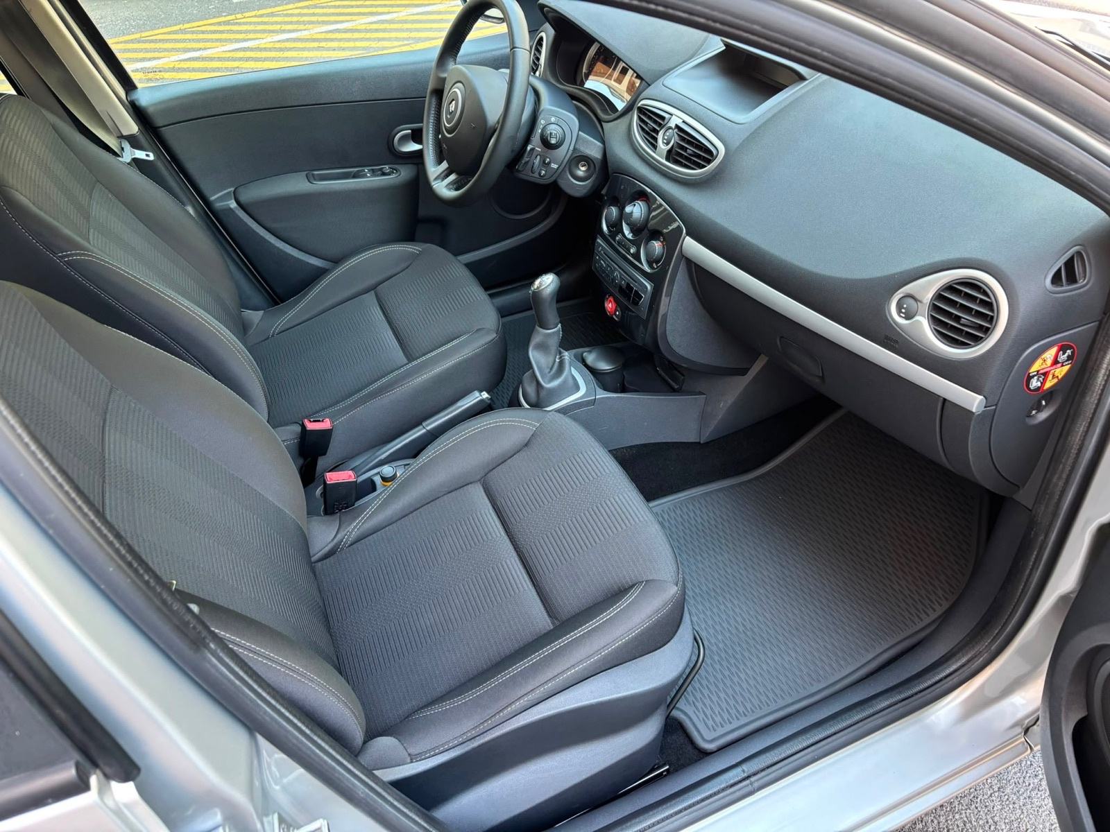 Renault Clio 1.2 benzin,1.Vlasnik, kupljen u HR.,samo 65ooo kilometara, fotografija 17