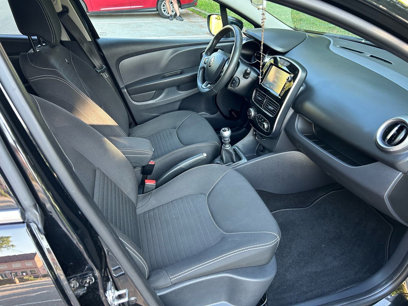 Renault Clio 1,2 NAVI ALU REG 1GOD SERVISNA ČETRI NOVE GUME TOPPP, fotografija 11