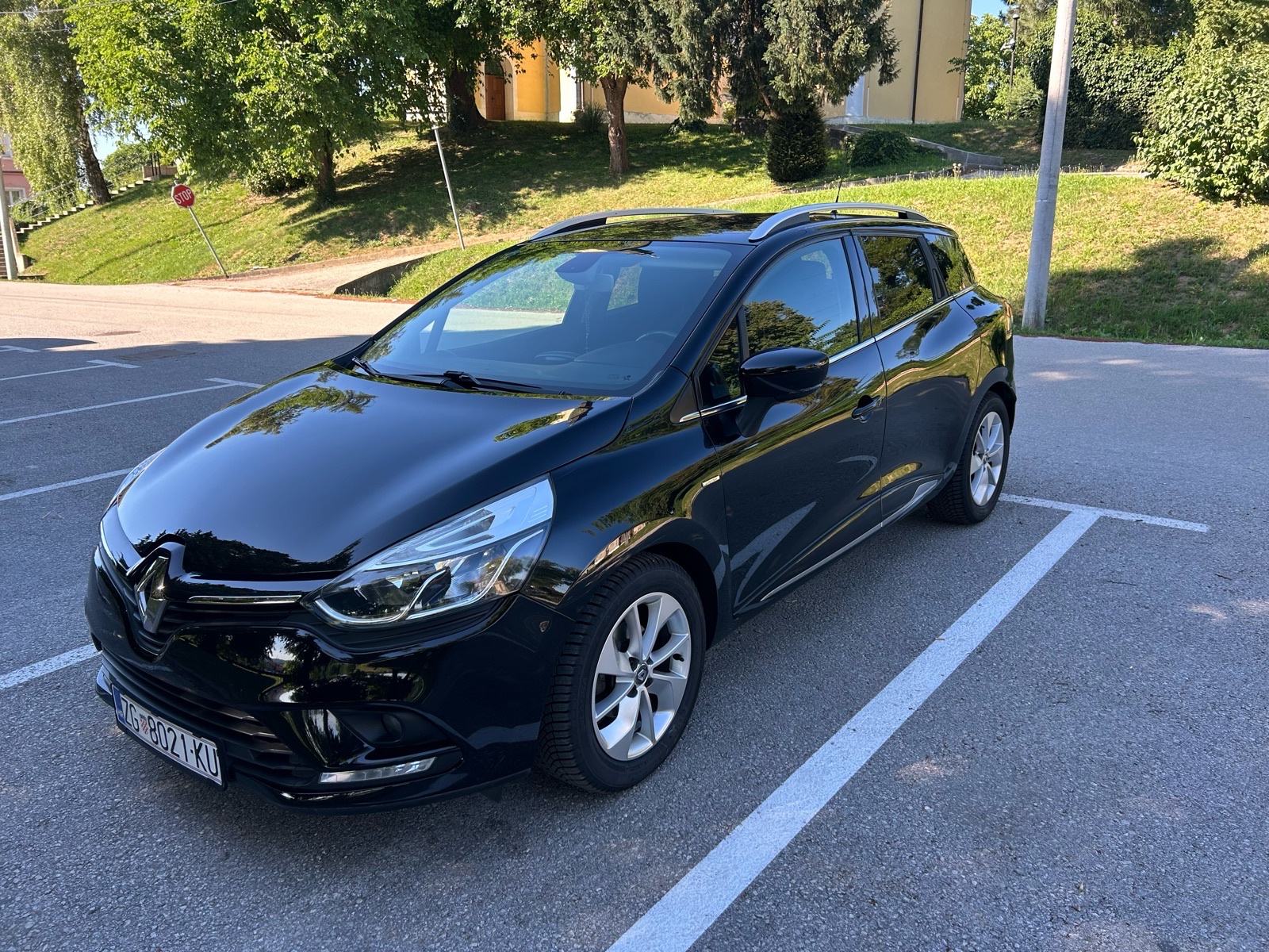 Renault Clio 1,2 NAVI ALU REG 1GOD SERVISNA ČETRI NOVE GUME TOPPP, pogled izvana - slika 3