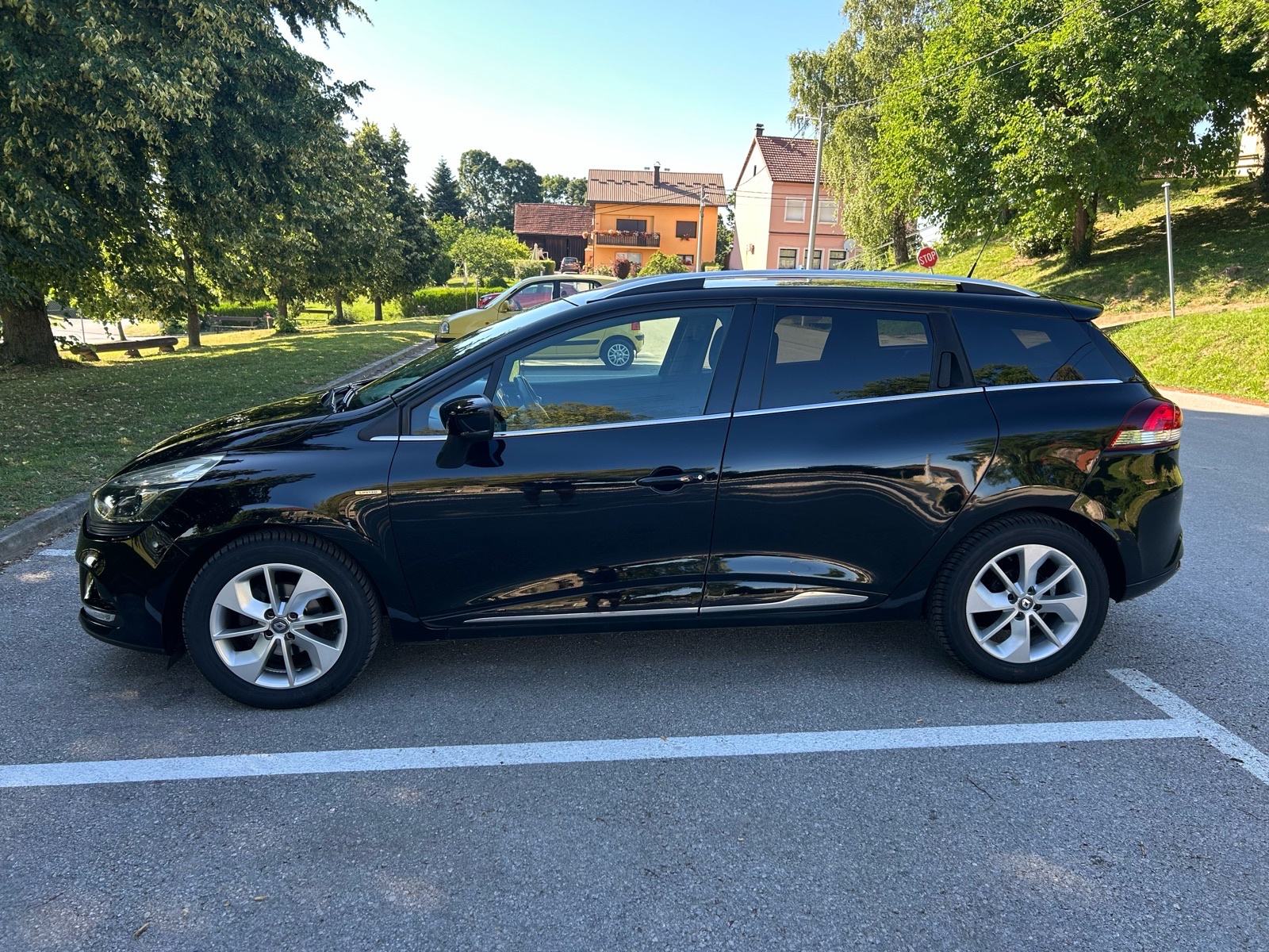Renault Clio 1,2 NAVI ALU REG 1GOD SERVISNA ČETRI NOVE GUME TOPPP, pogled izvana - slika 5