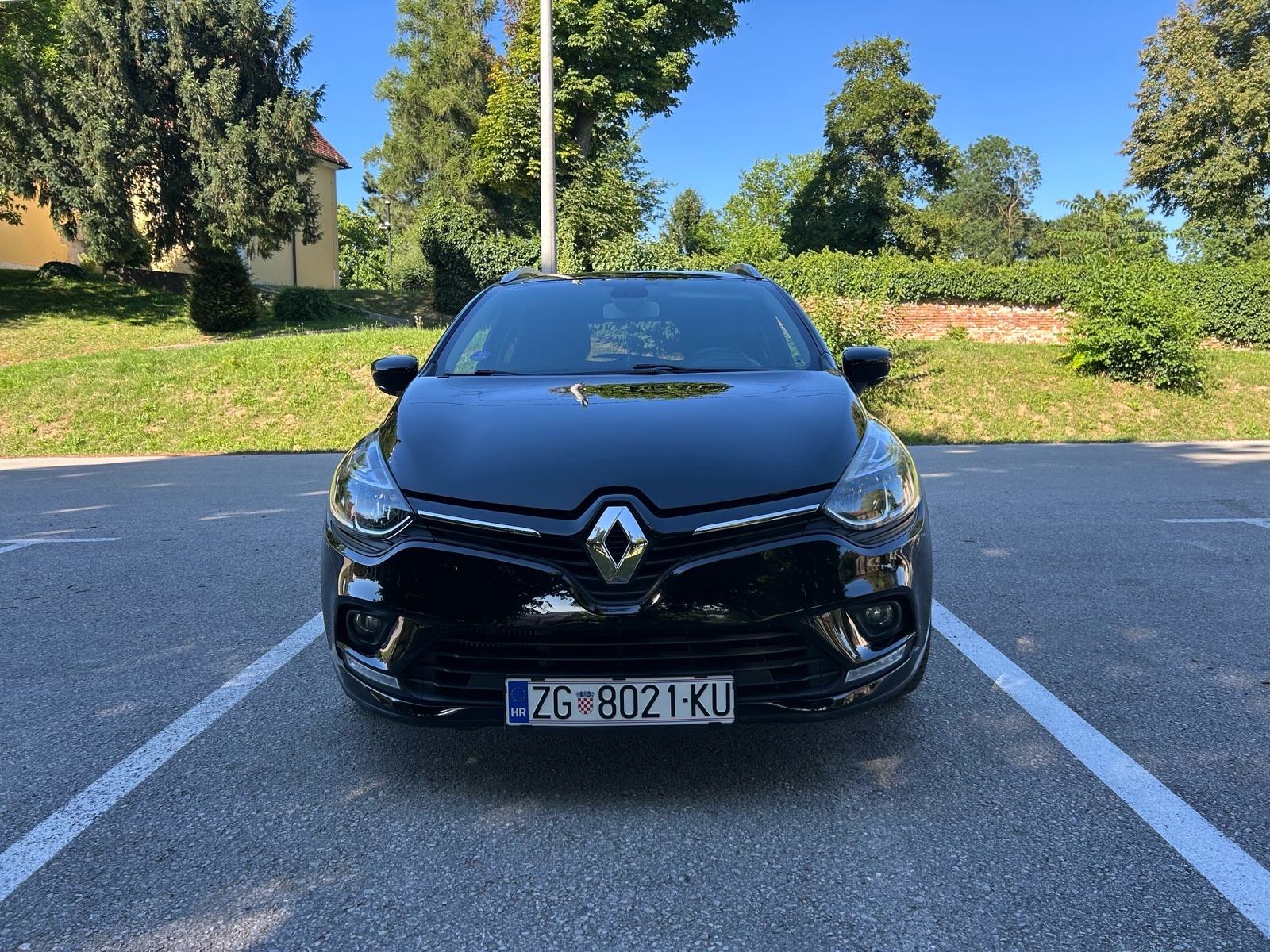 Renault Clio 1,2 NAVI ALU REG 1GOD SERVISNA ČETRI NOVE GUME TOPPP, pogled izvana - slika 2