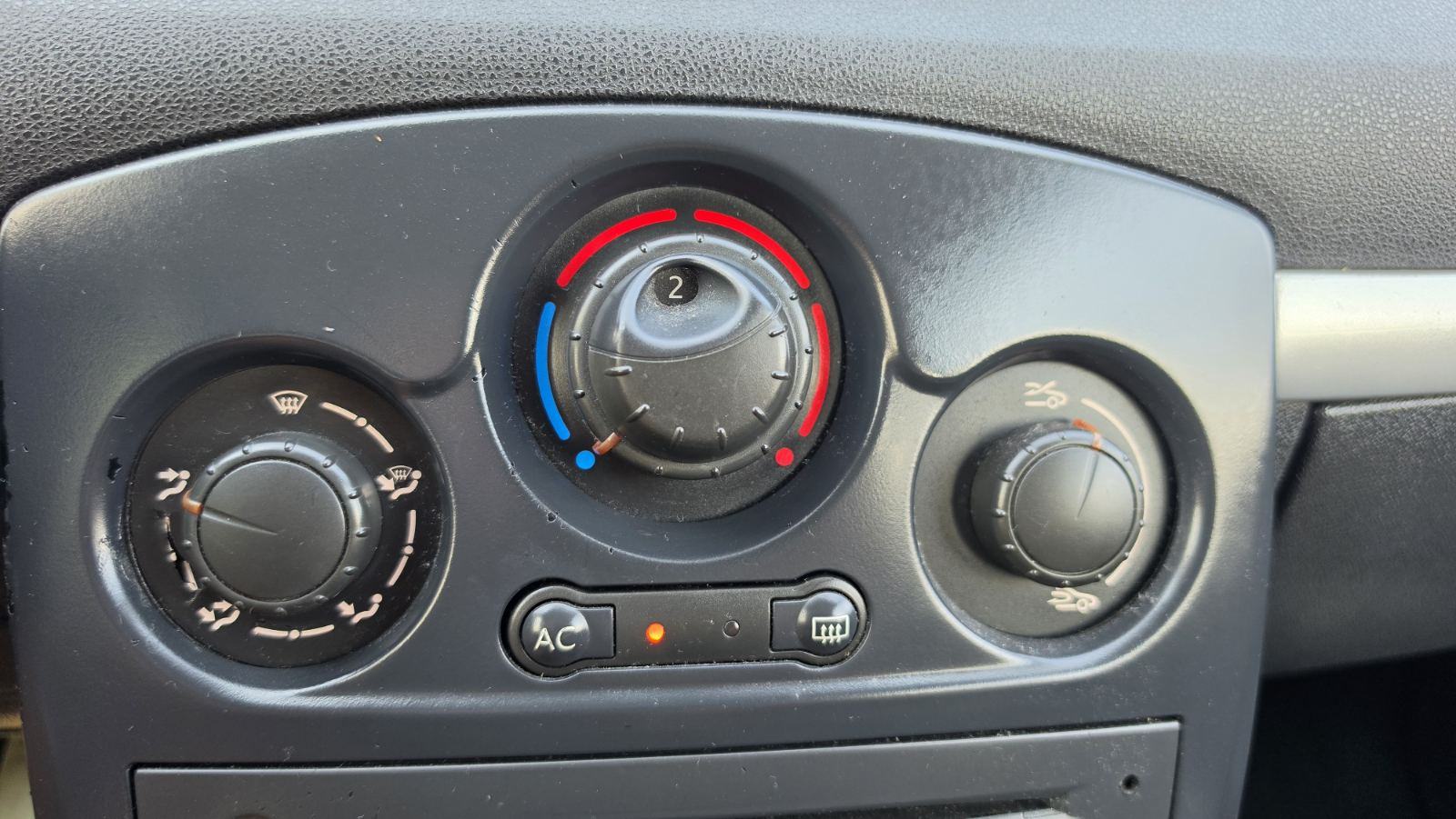 Renault Clio 1,2 ODLIČAN, fotografija 10