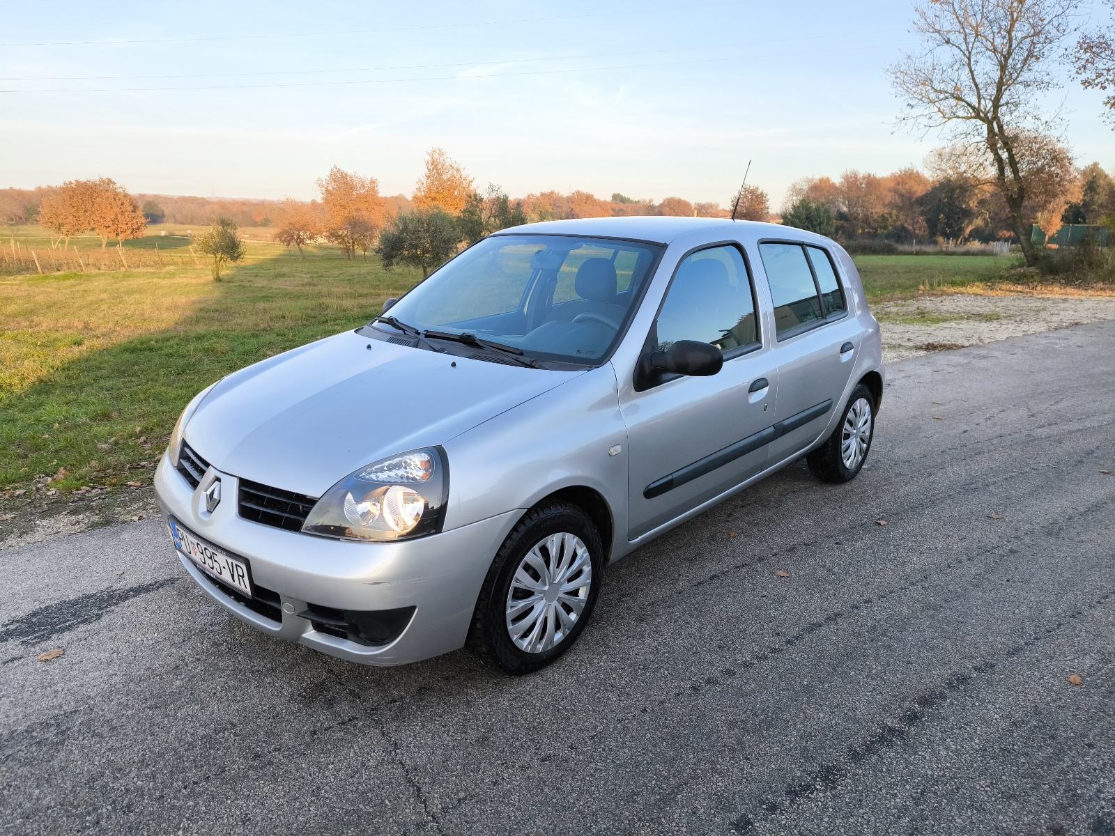 Sitemapcdatahttpstilkniqoocomfabelhafte Renault Clio 1 2 Bild
