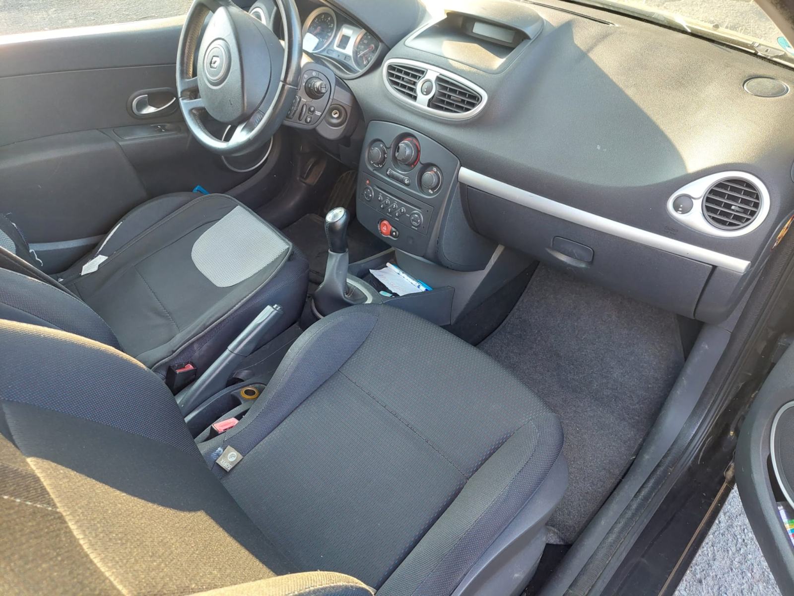 Renault Clio Mk3,1.2 benzin, 2006. godište, 215.000 km., fotografija 5