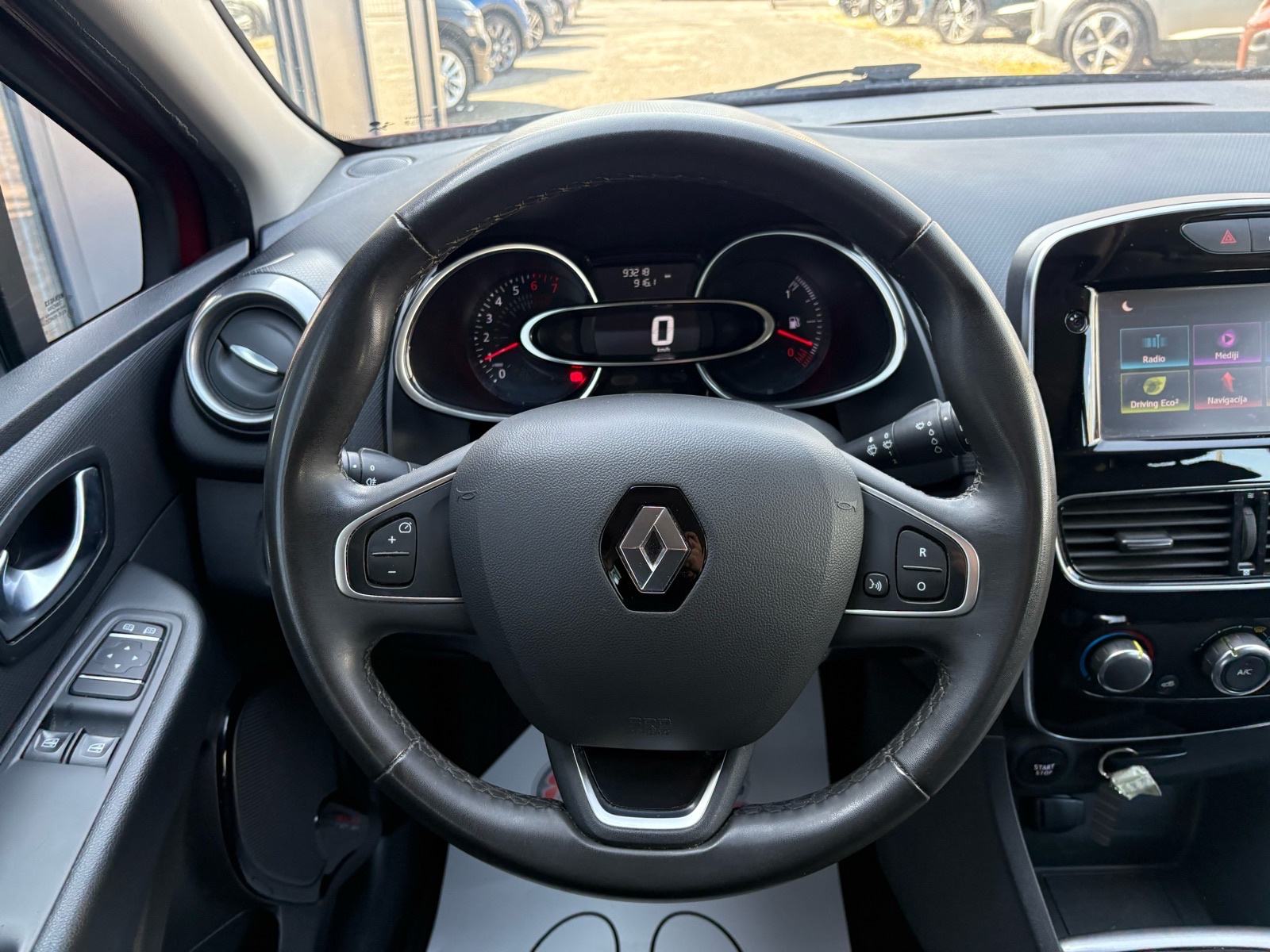 Renault Clio 1.2 Tce KLIMA - NAVI - LEASING RATA 190 €, fotografija 14