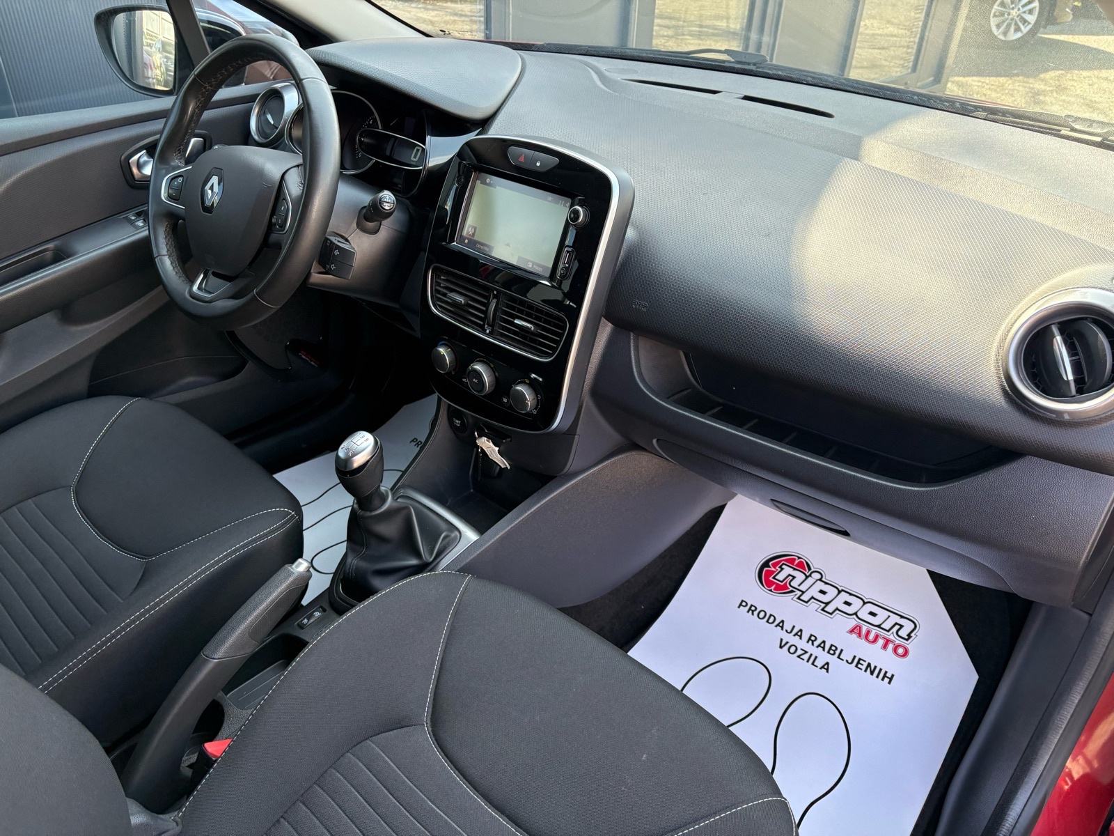 Renault Clio 1.2 Tce KLIMA - NAVI - LEASING RATA 190 €, fotografija 17
