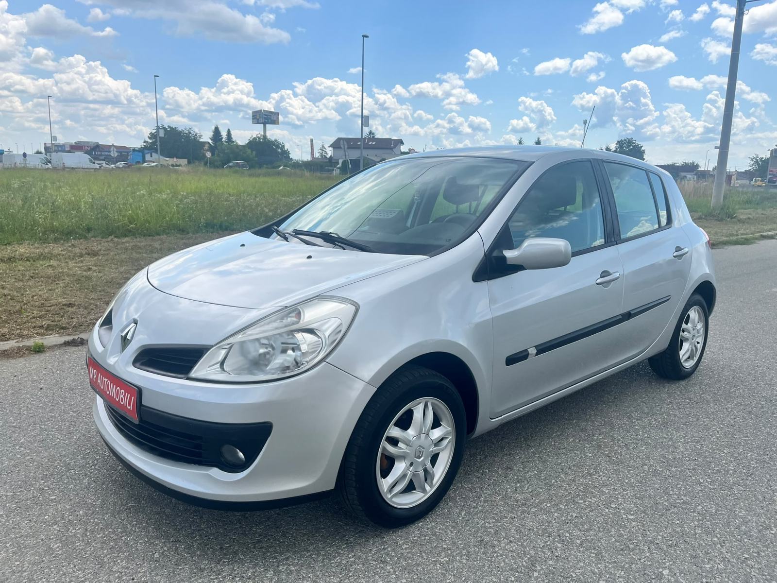 Renault Clio 1,2i-2009god.md-NAVIGACIJA-klima,alu,5vrata,servo,KARTICE, pogled izvana - slika 1