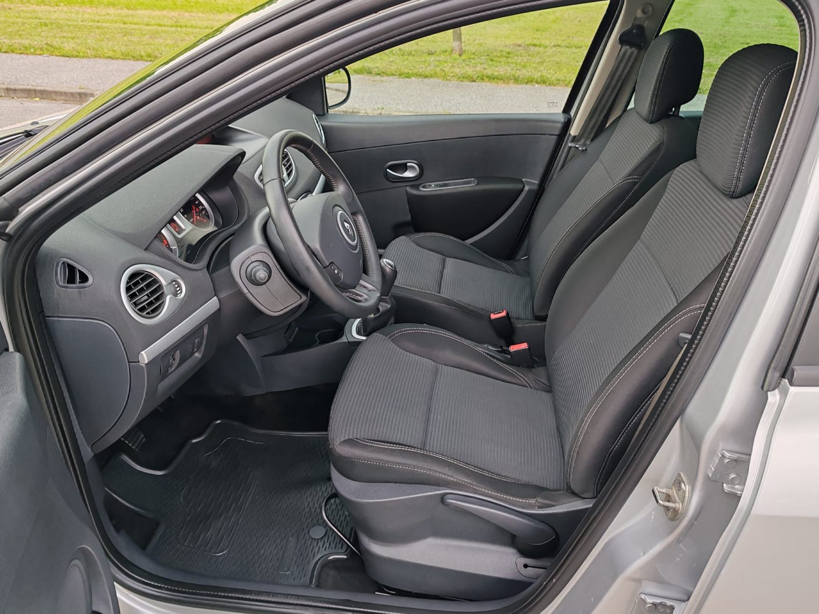 Renault Clio 1,5 dCi 2013 godina, 145000 km, kartice, fotografija 8