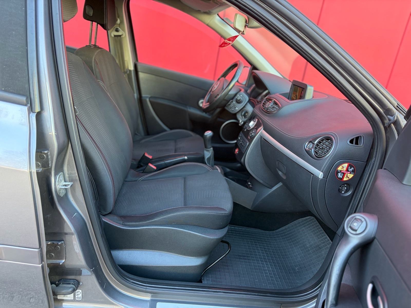 RENAULT CLIO 1.5 DCI 90KS REDIZAJN 5 VRATA NAPRAVLJEN SERVIS!!, fotografija 9