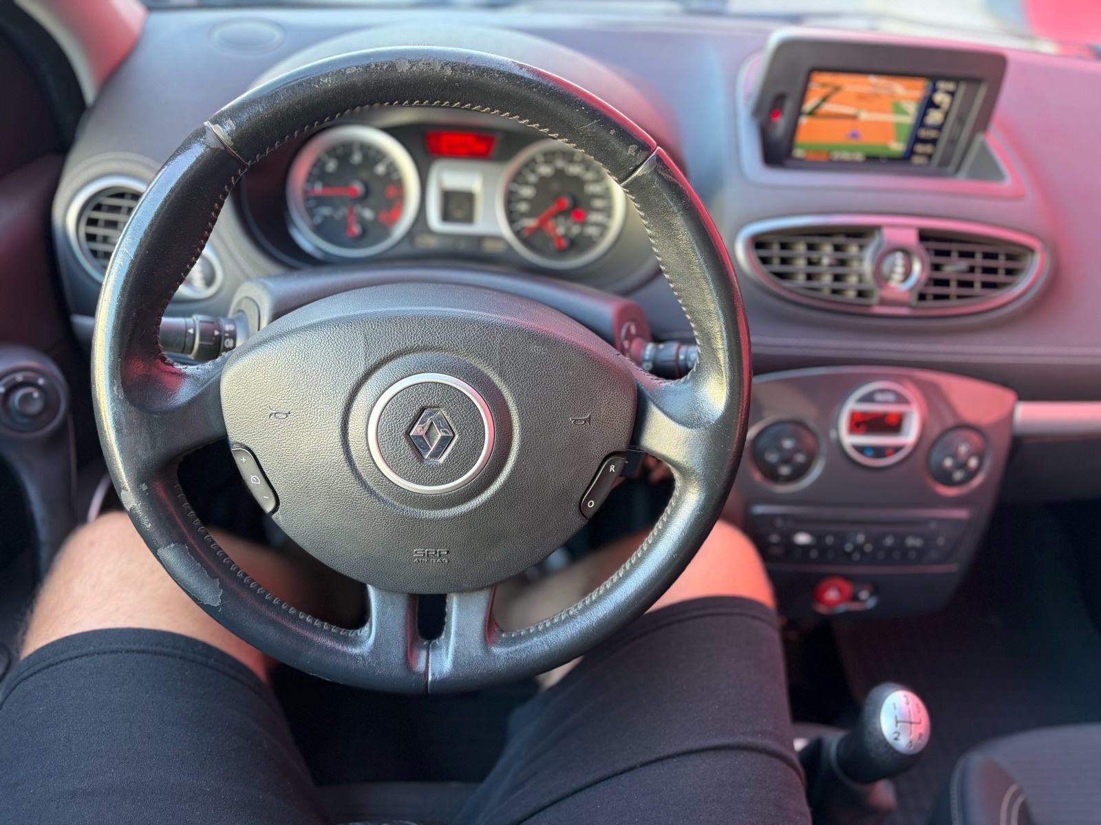 RENAULT CLIO 1.5 DCI 90KS REDIZAJN 5 VRATA NAPRAVLJEN SERVIS!!, fotografija 13