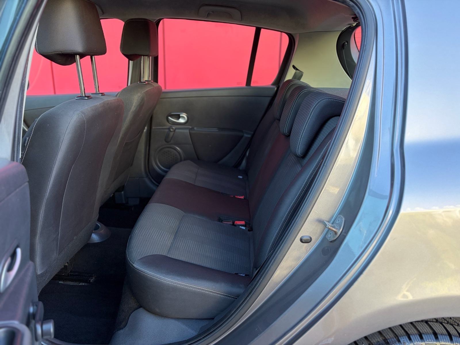 RENAULT CLIO 1.5 DCI 90KS REDIZAJN 5 VRATA NAPRAVLJEN SERVIS!!, fotografija 15