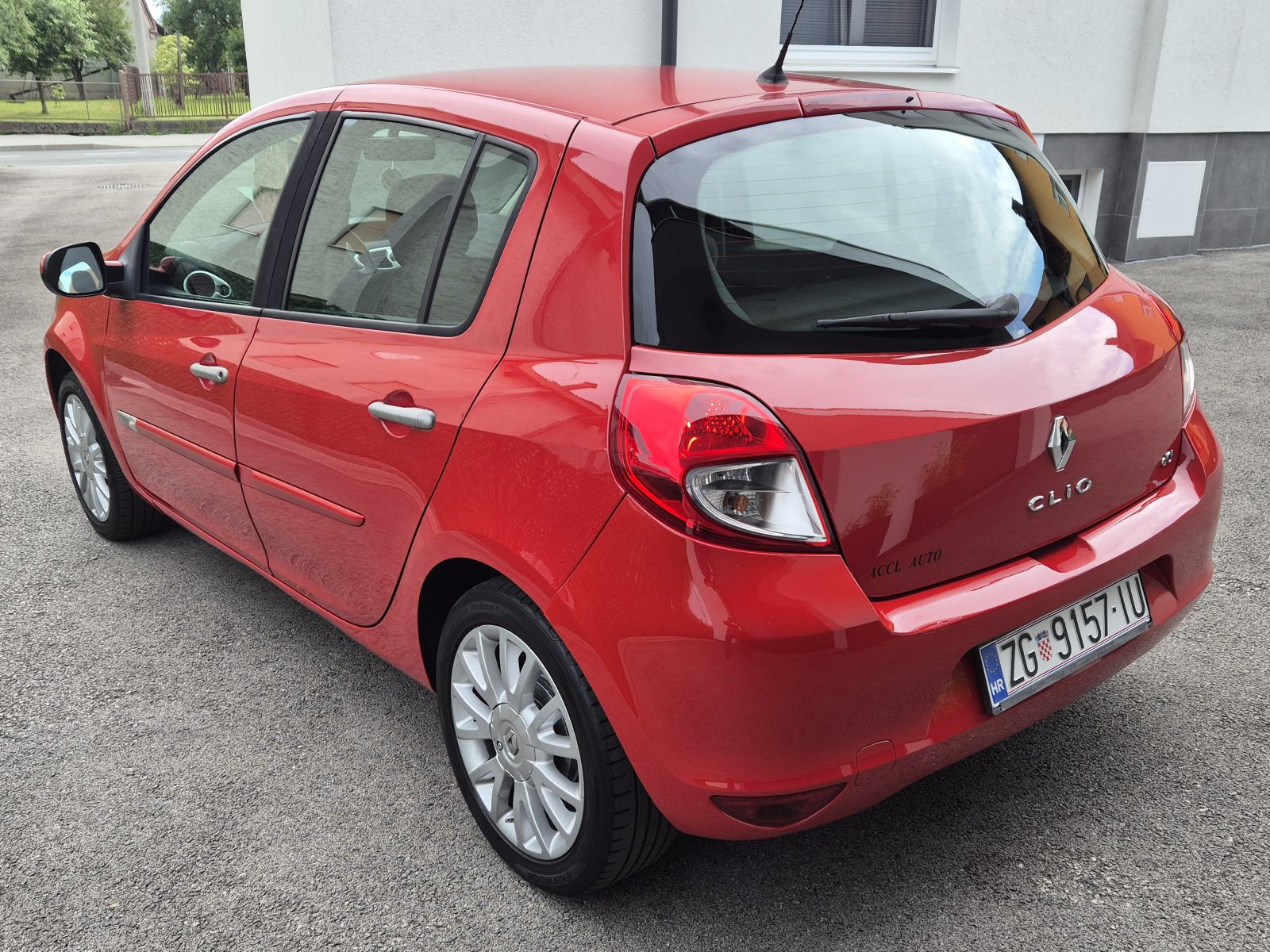 Renault Clio 1,5 dCi EDITION*KLIMA*ALU FELGE*HR AUTO*REDIZAJN, fotografija 3