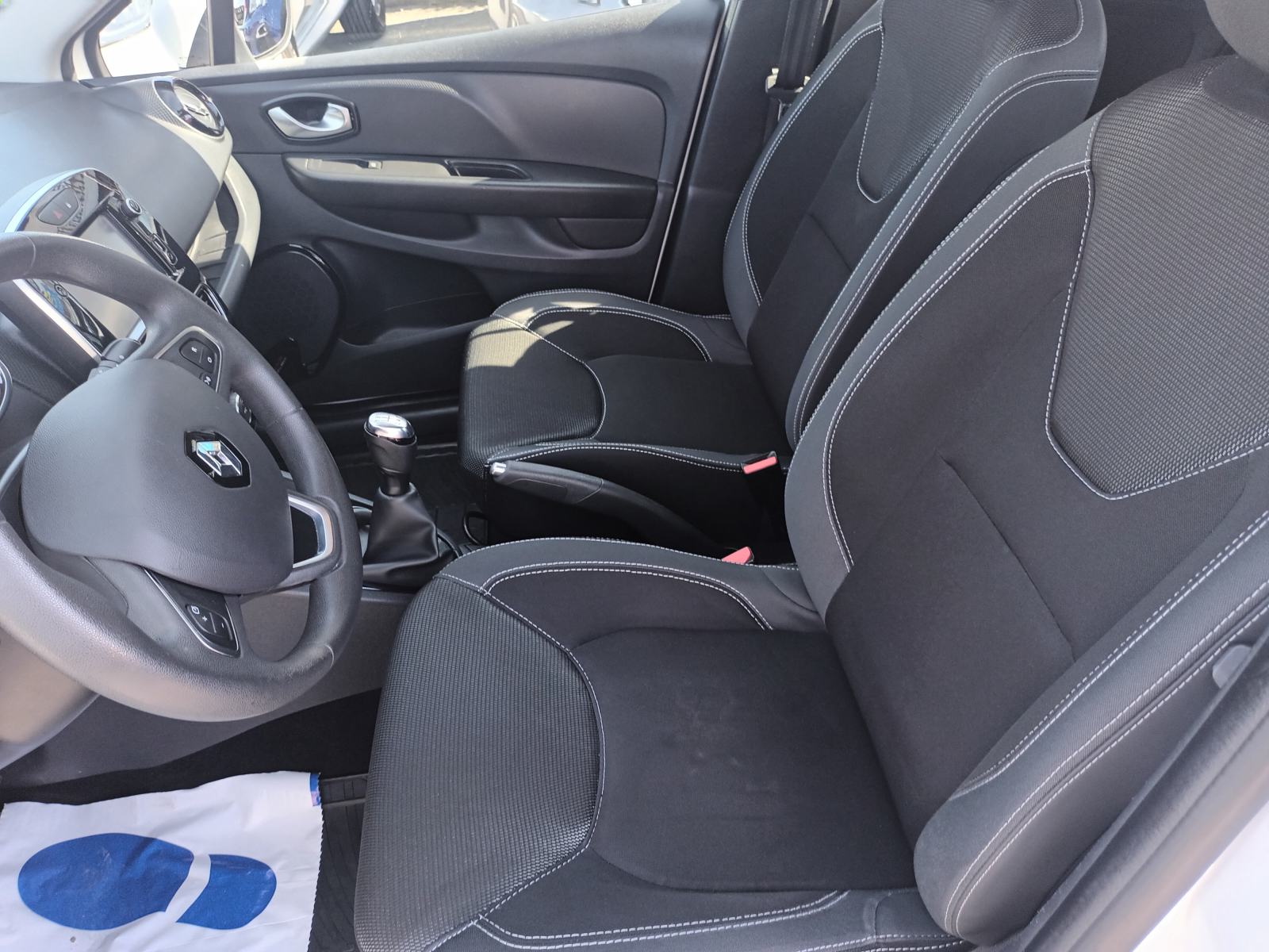 Renault Clio 1.5 DCi klima,navigacija,servisna povijest, fotografija 7
