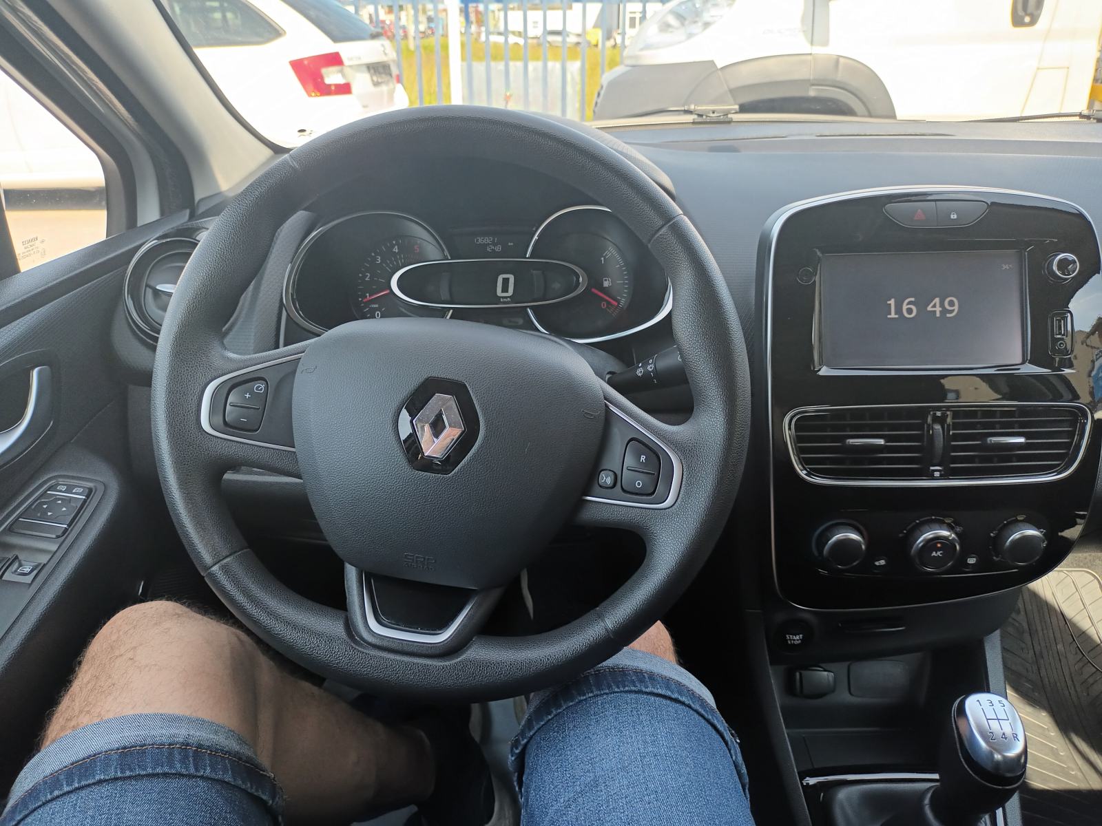 Renault Clio 1.5 DCi klima,navigacija,servisna povijest, fotografija 9
