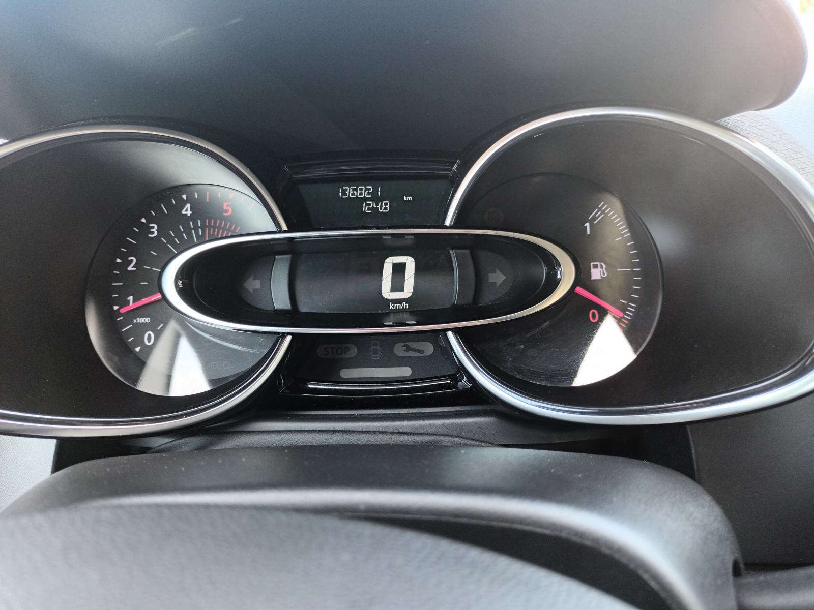 Renault Clio 1.5 DCi klima,navigacija,servisna povijest, fotografija 10