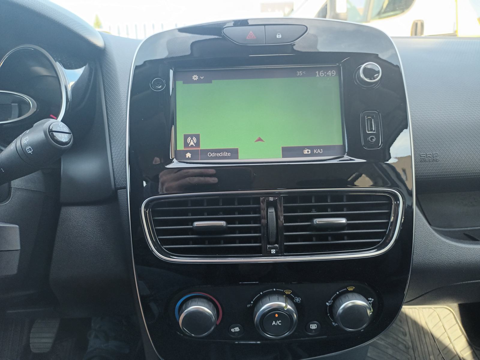 Renault Clio 1.5 DCi klima,navigacija,servisna povijest, fotografija 11