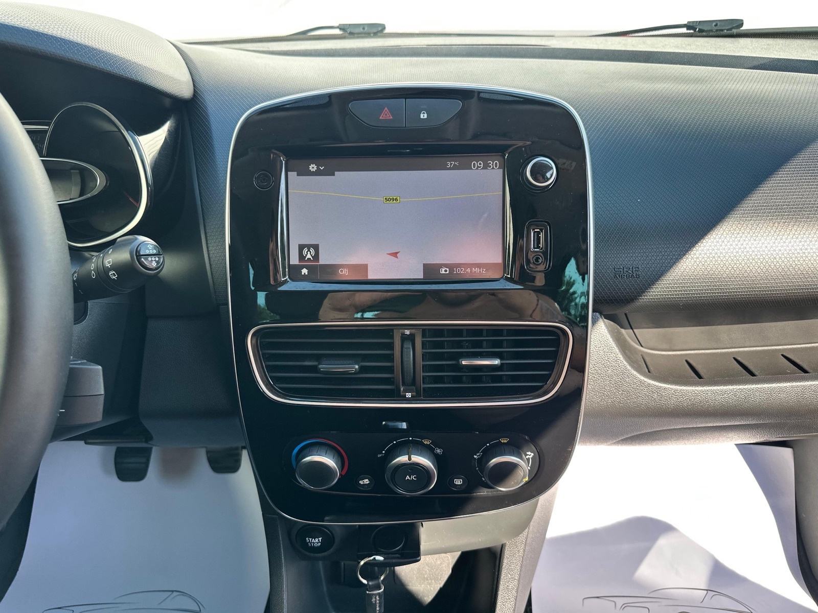 Renault Clio 1.5 dci LIMITED EDITION *navigacija *veliki servis, fotografija 11