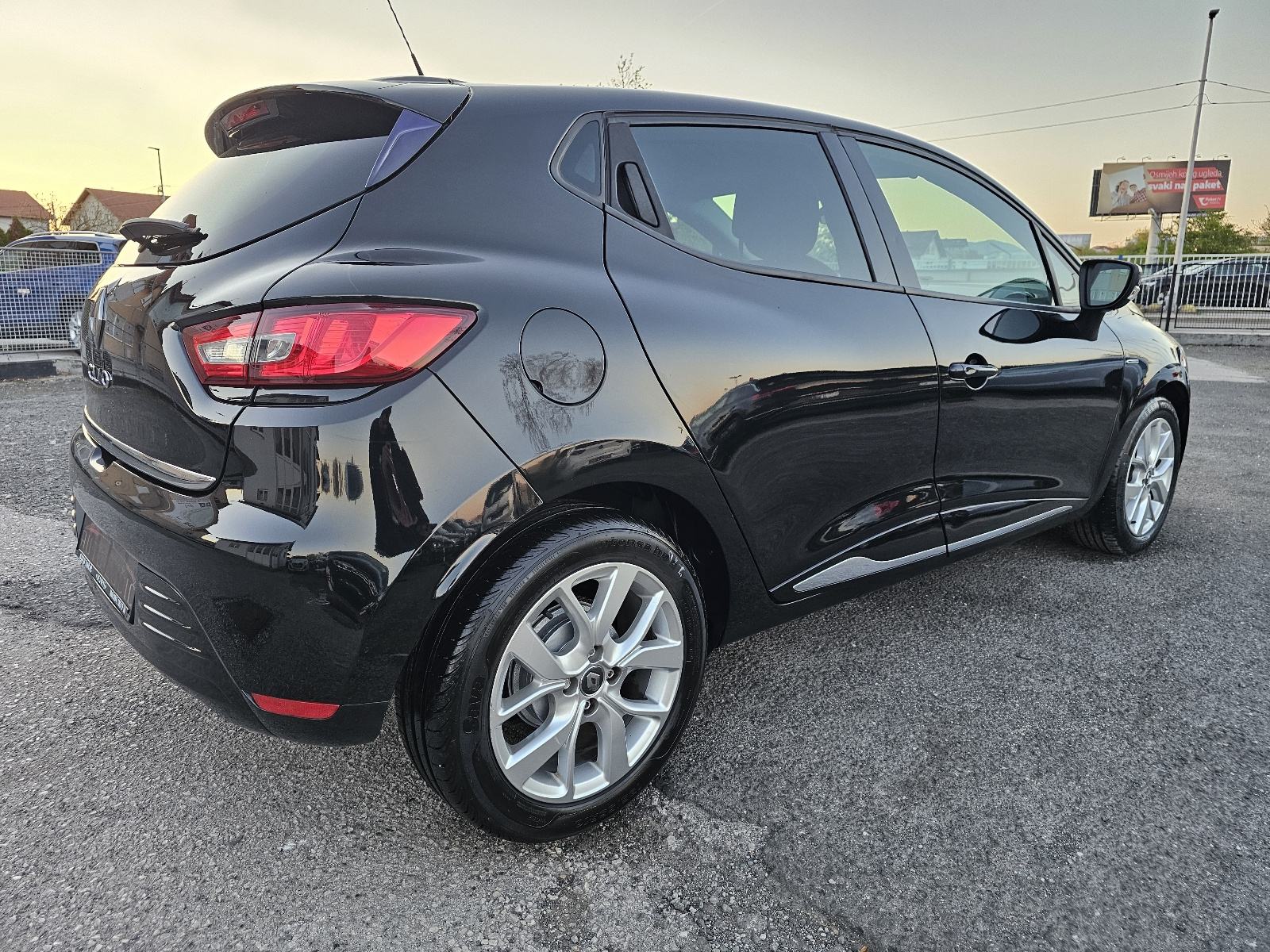 Renault Clio 1.5 DCI ***LIMITED-OPREMA***HR-VOZILO***SAMO-86.000KM***, fotografija 5