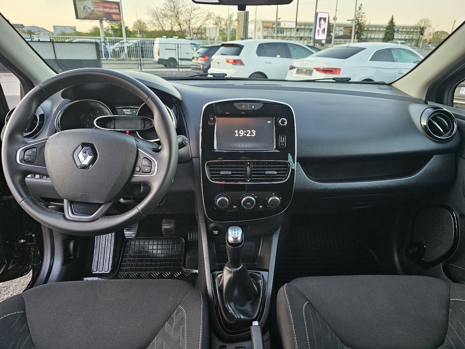 Renault Clio 1.5 DCI ***LIMITED-OPREMA***HR-VOZILO***SAMO-86.000KM***, fotografija 14