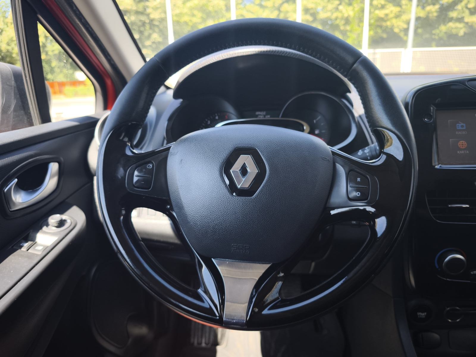 Renault Clio 1.5 Dci NAVI TEMPOMAT LED BLUETOOTH MEDIA EKRAN PUTNI KOM, fotografija 17