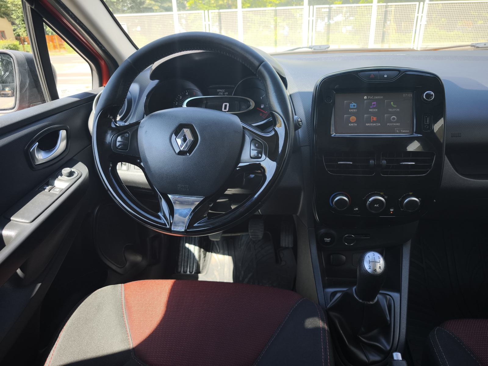 Renault Clio 1.5 Dci NAVI TEMPOMAT LED BLUETOOTH MEDIA EKRAN PUTNI KOM, fotografija 16
