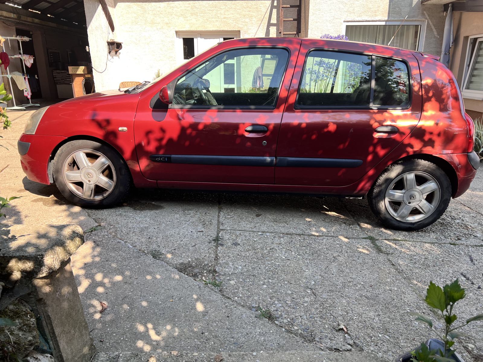 Renault Clio 1,5 dCi, reg do 04.2027, klima, 2 seta kotača, fotografija 3