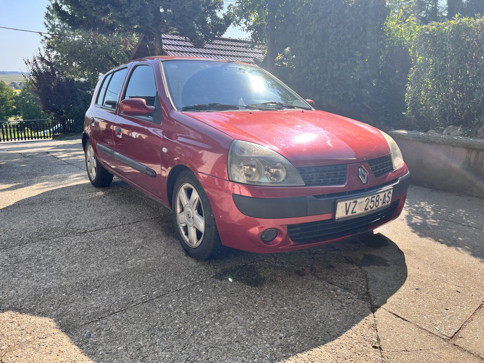 Renault Clio 1,5 dCi, reg do 04.2027, klima, 2 seta kotača, fotografija 5