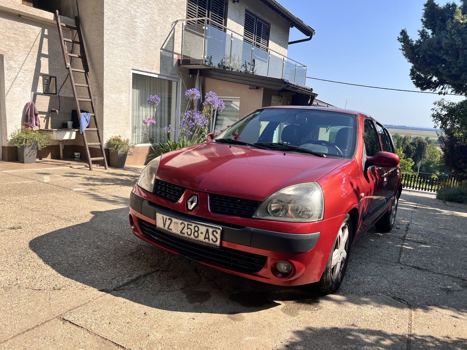 Renault Clio 1,5 dCi, reg do 04.2027, klima, 2 seta kotača, fotografija 4