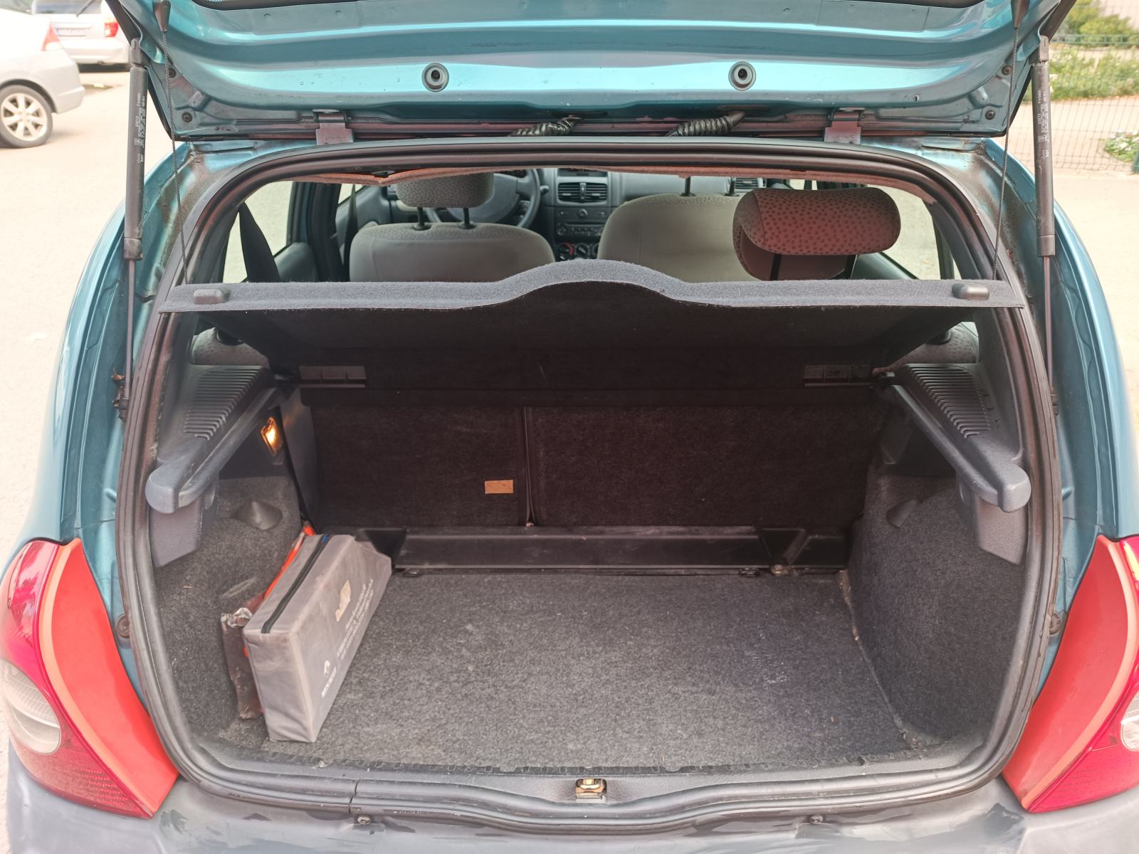Renault Clio 1,5 dCi registriran godinu dana, fotografija 11