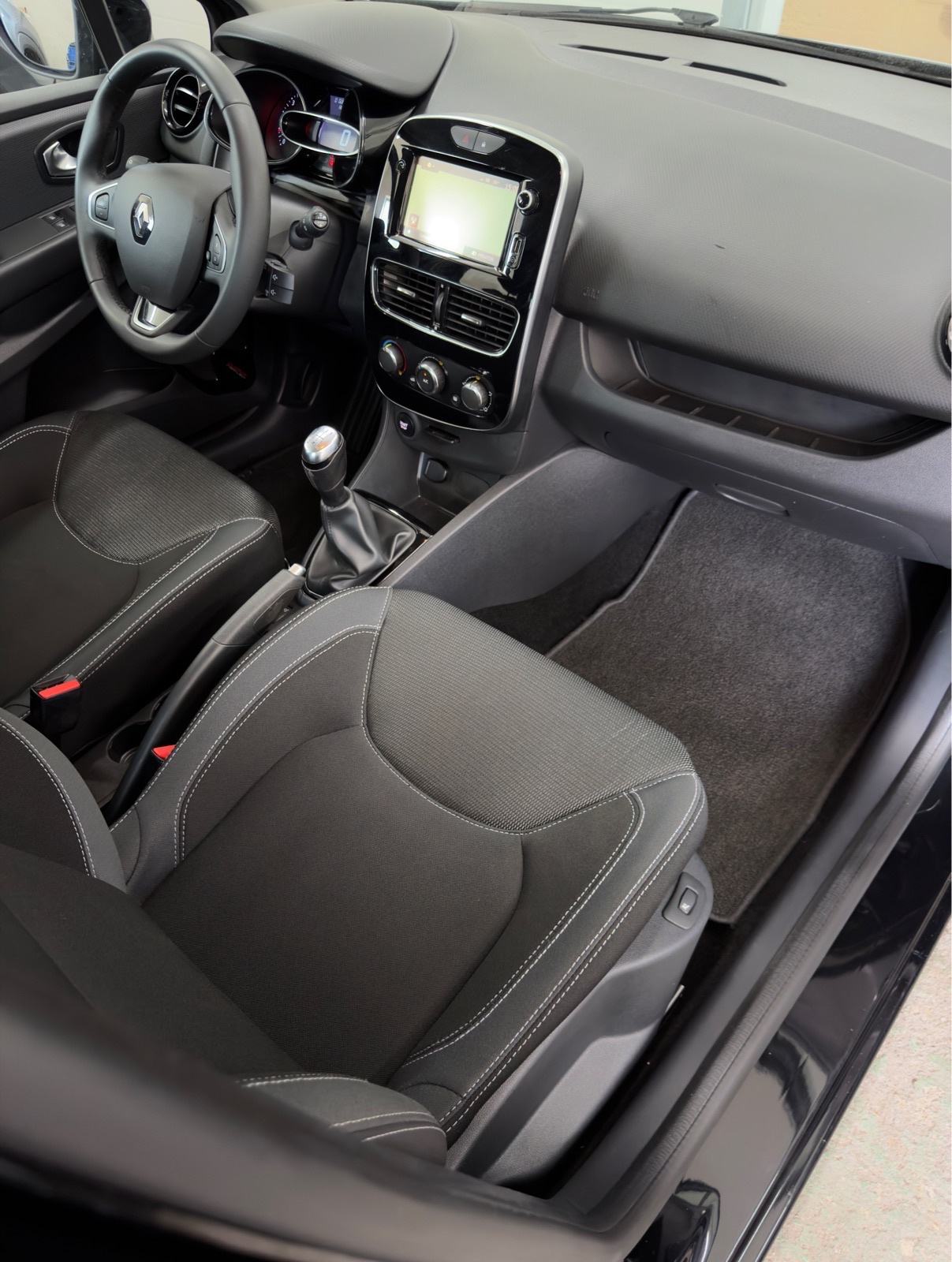 Renault Clio 1.5 dCi | Veliki servis | ALU | NAVI | Besprijekoran!, fotografija 17