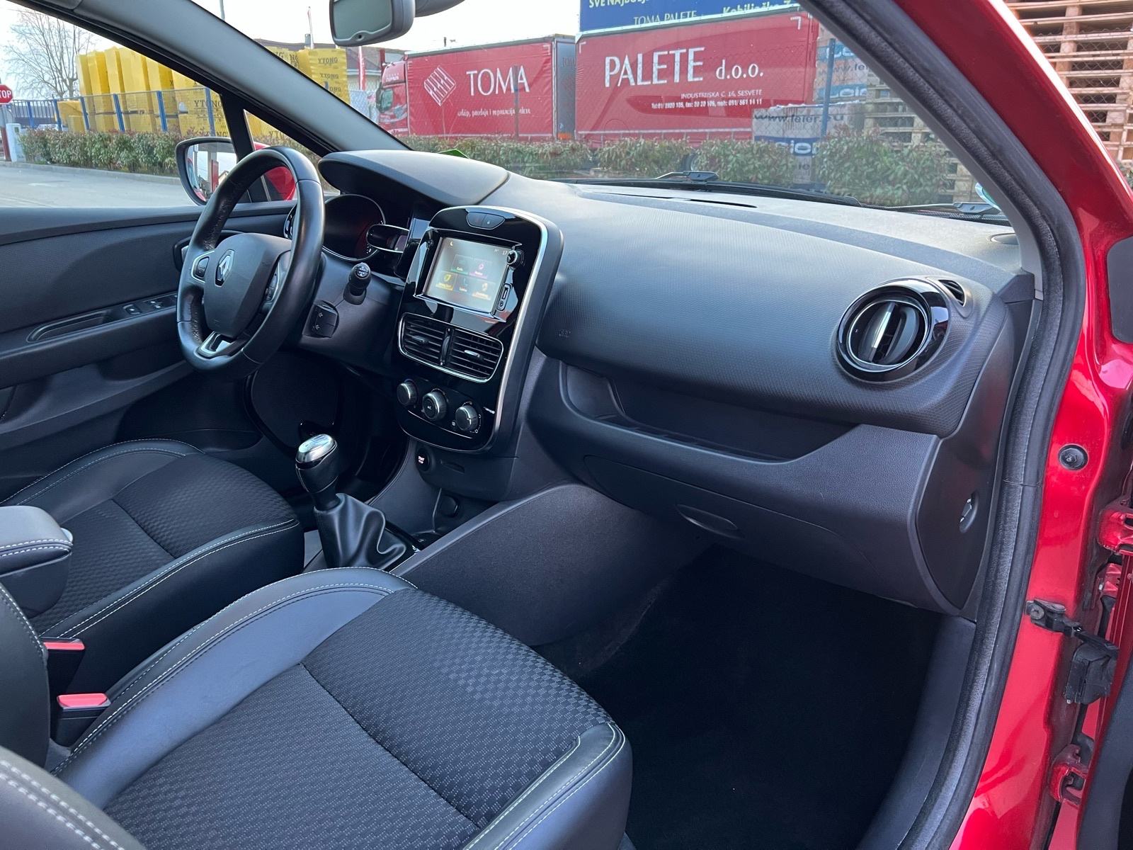 RENAULT CLIO 1.5DCI LIMITED MATRIX LED NAVI KOŽA 7999€!!, fotografija 14