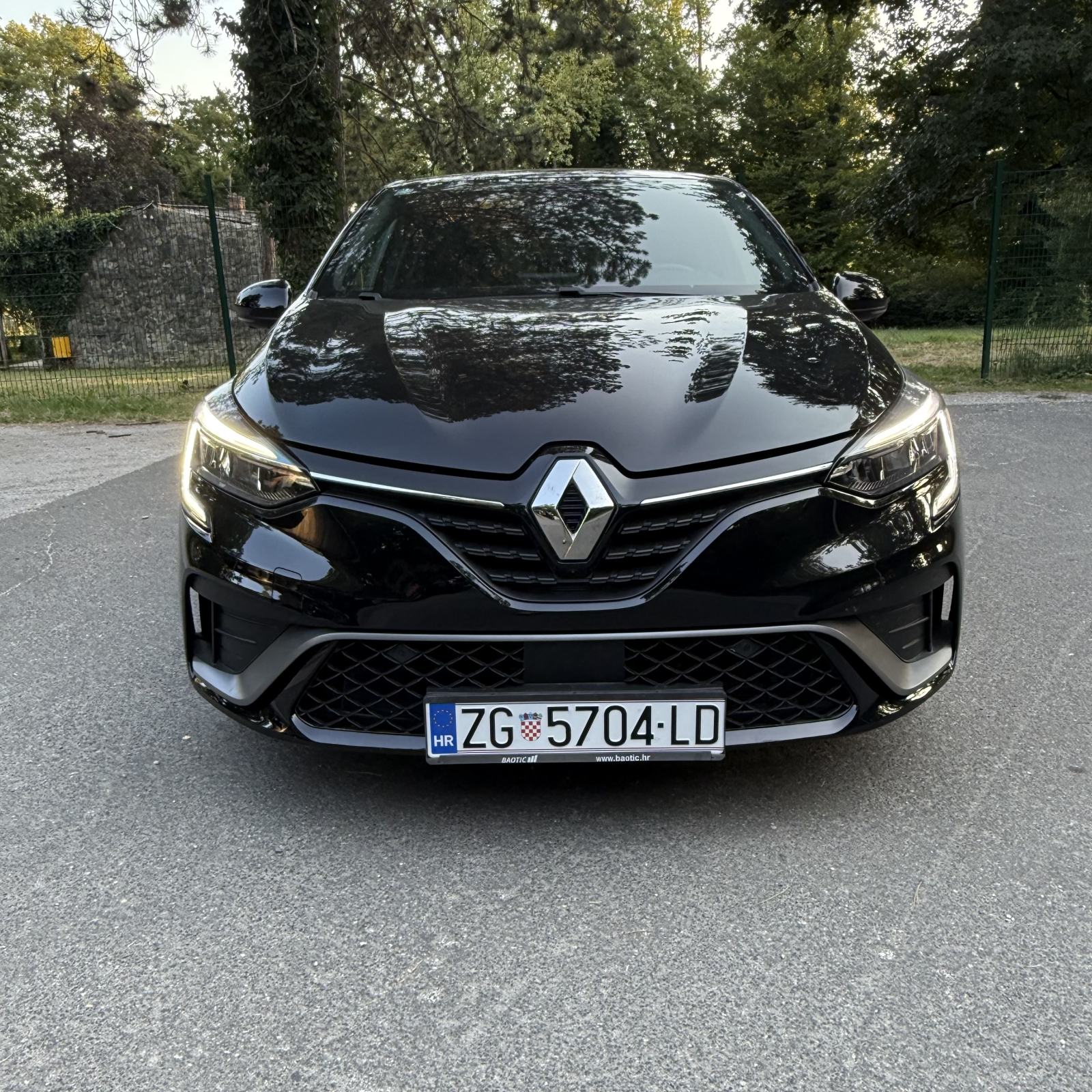 Renault Clio 1.6 RS Line E-Tech, pogled izvana - slika 2