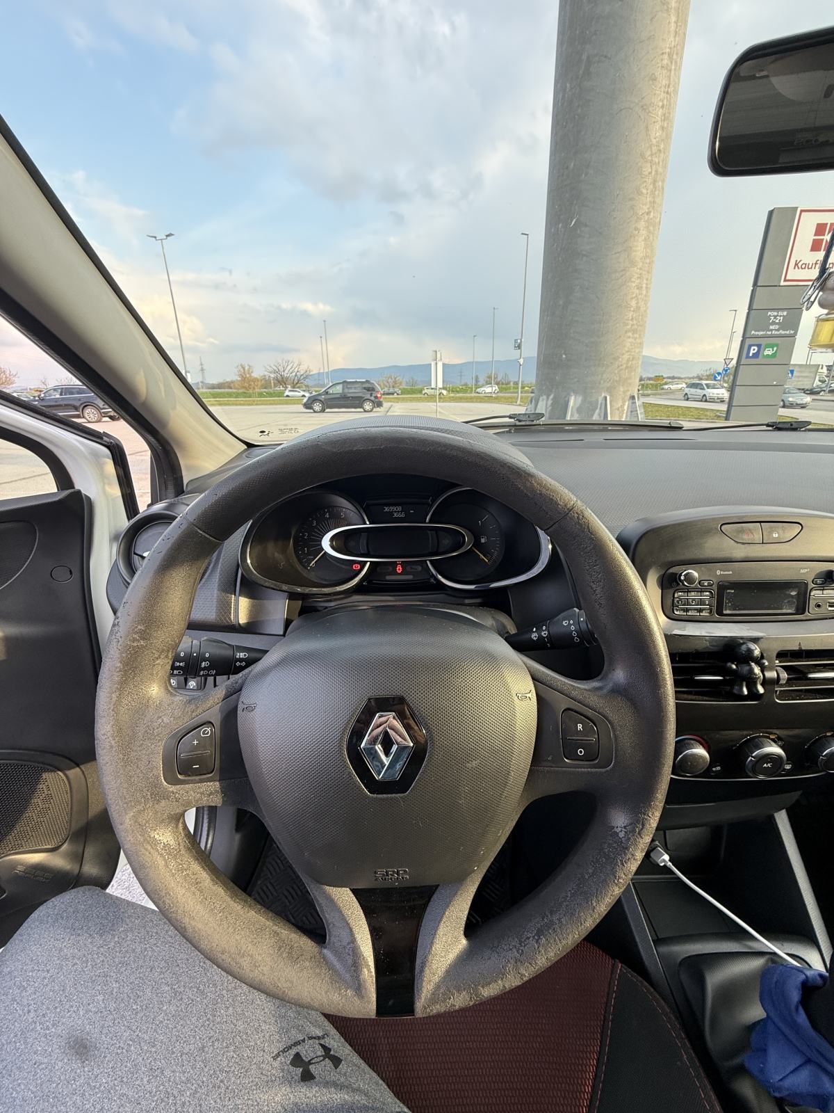 Renault Clio dCi 75 Reg. 06/27, fotografija 9