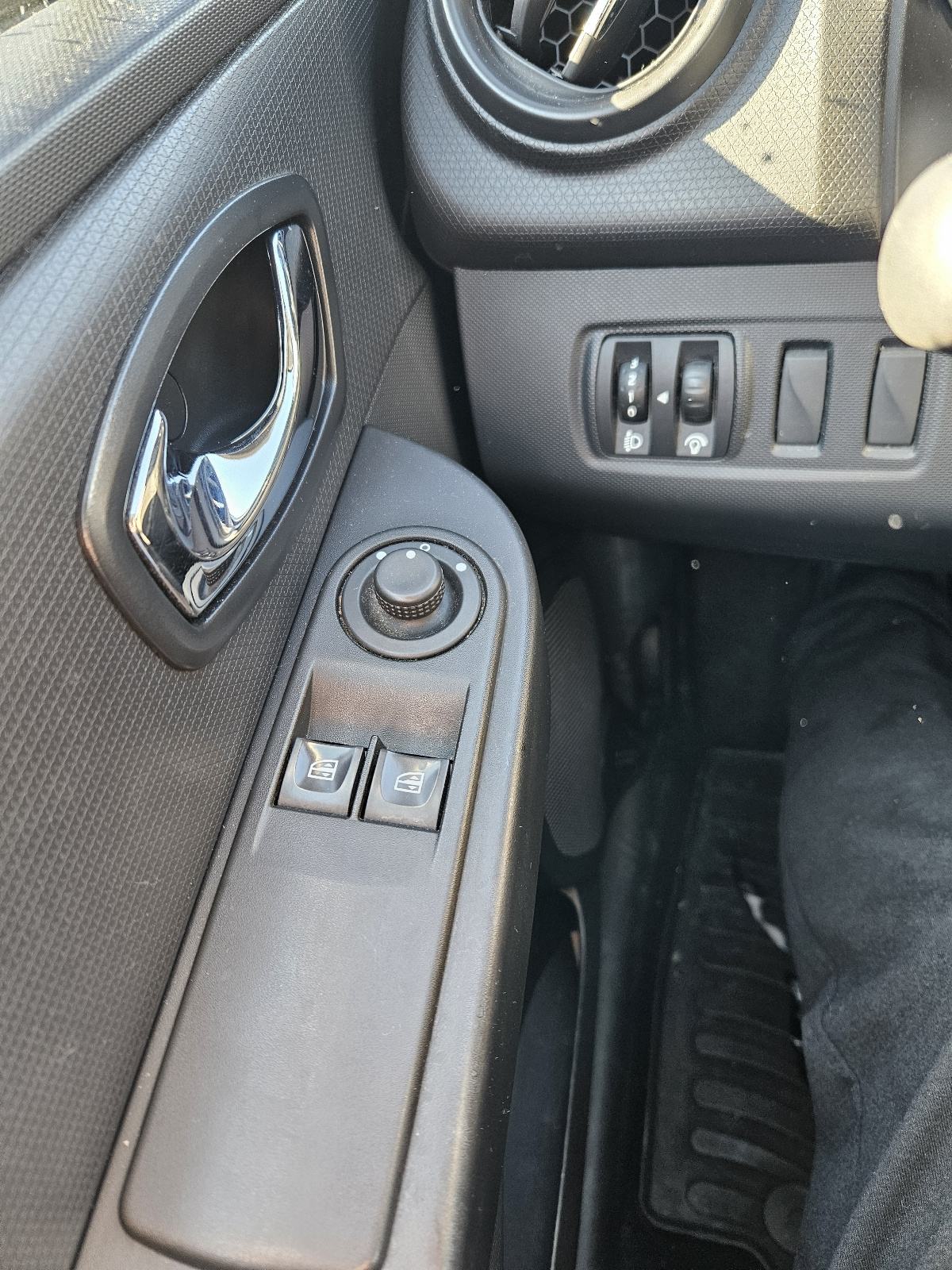 Renault Clio dCi 75, fotografija 13