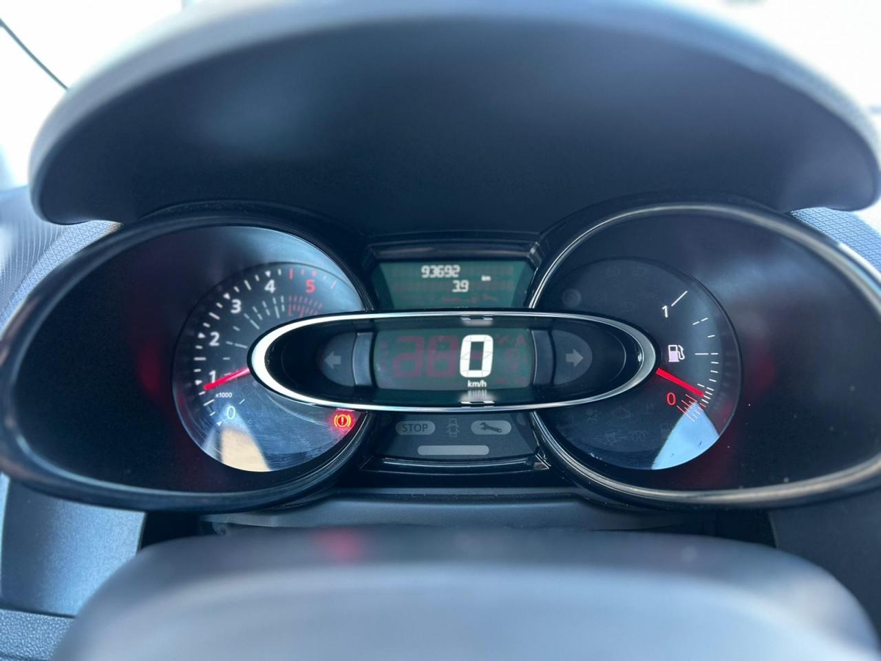 Renault Clio dCi 75 Zen NAPRAVLJEN VELIKI SERVIS!!!, fotografija 4
