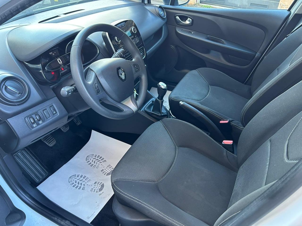 Renault Clio dCi 75 Zen NAPRAVLJEN VELIKI SERVIS!!!, fotografija 15
