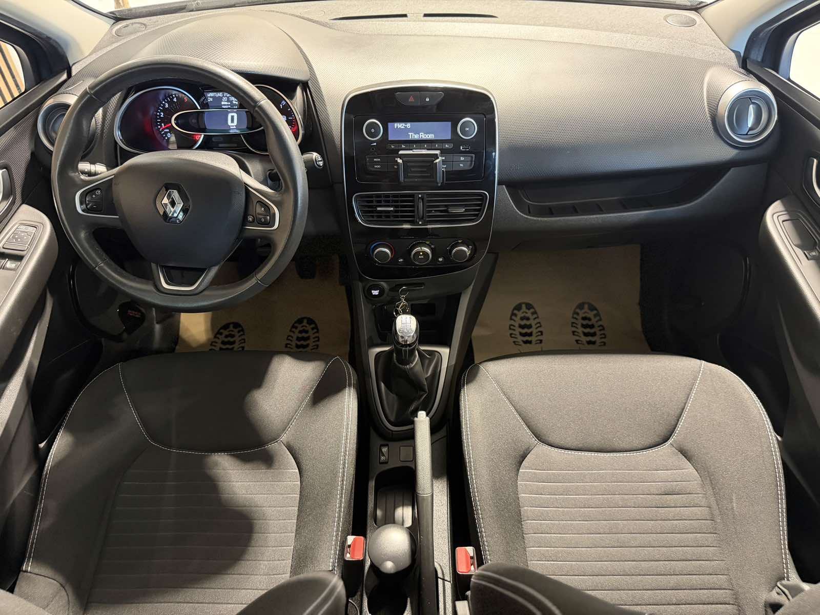 Renault Clio dCi 90 LIMITED *PDC - TEMPOMAT - 12 MJ JAMSTVO*, fotografija 11