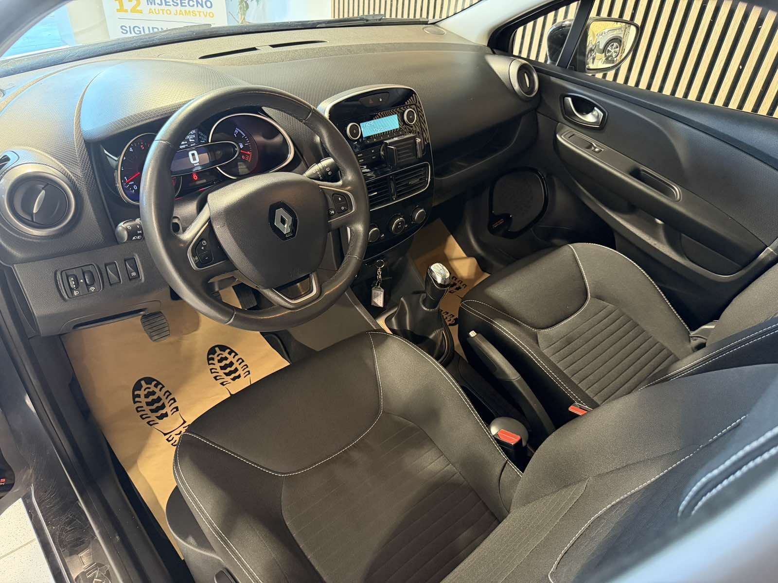 Renault Clio dCi 90 LIMITED *PDC - TEMPOMAT - 12 MJ JAMSTVO*, fotografija 12