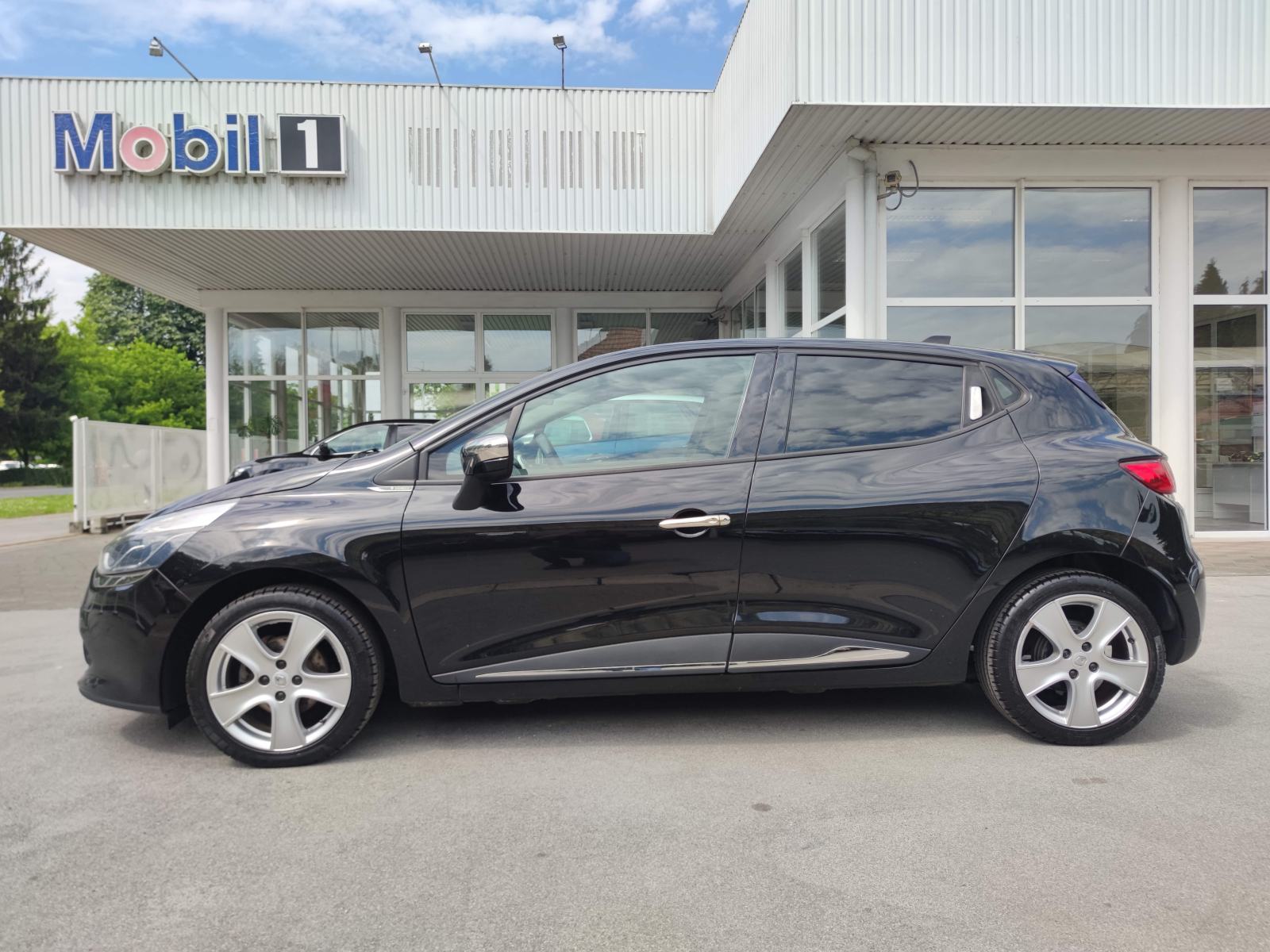 Renault Clio dCi 90 NAVI TEMPOMAT BLUETOOTH MEDIA EKRAN ECO LED KROM, fotografija 9