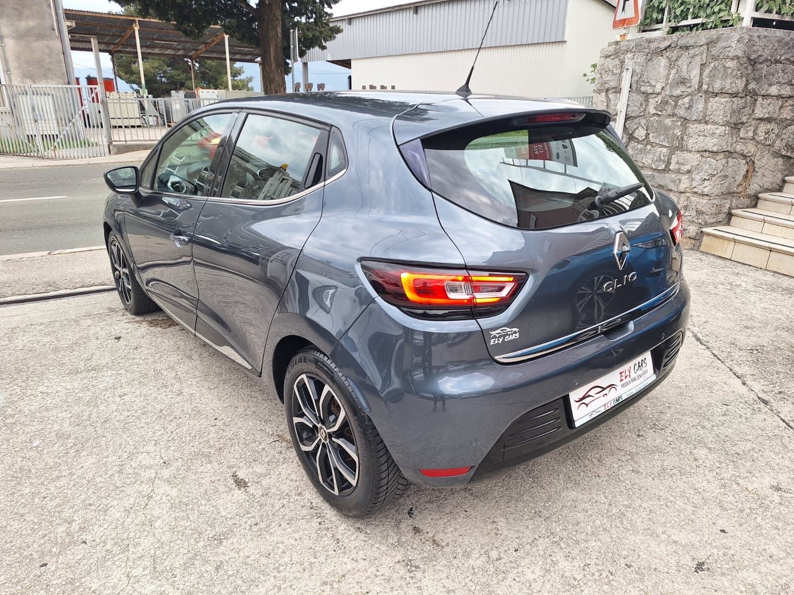 Renault Clio dCi 90KS automatik DUEL (P.KAMERA/NAVI.LED/KSENO/‼️AKCIJa, fotografija 4