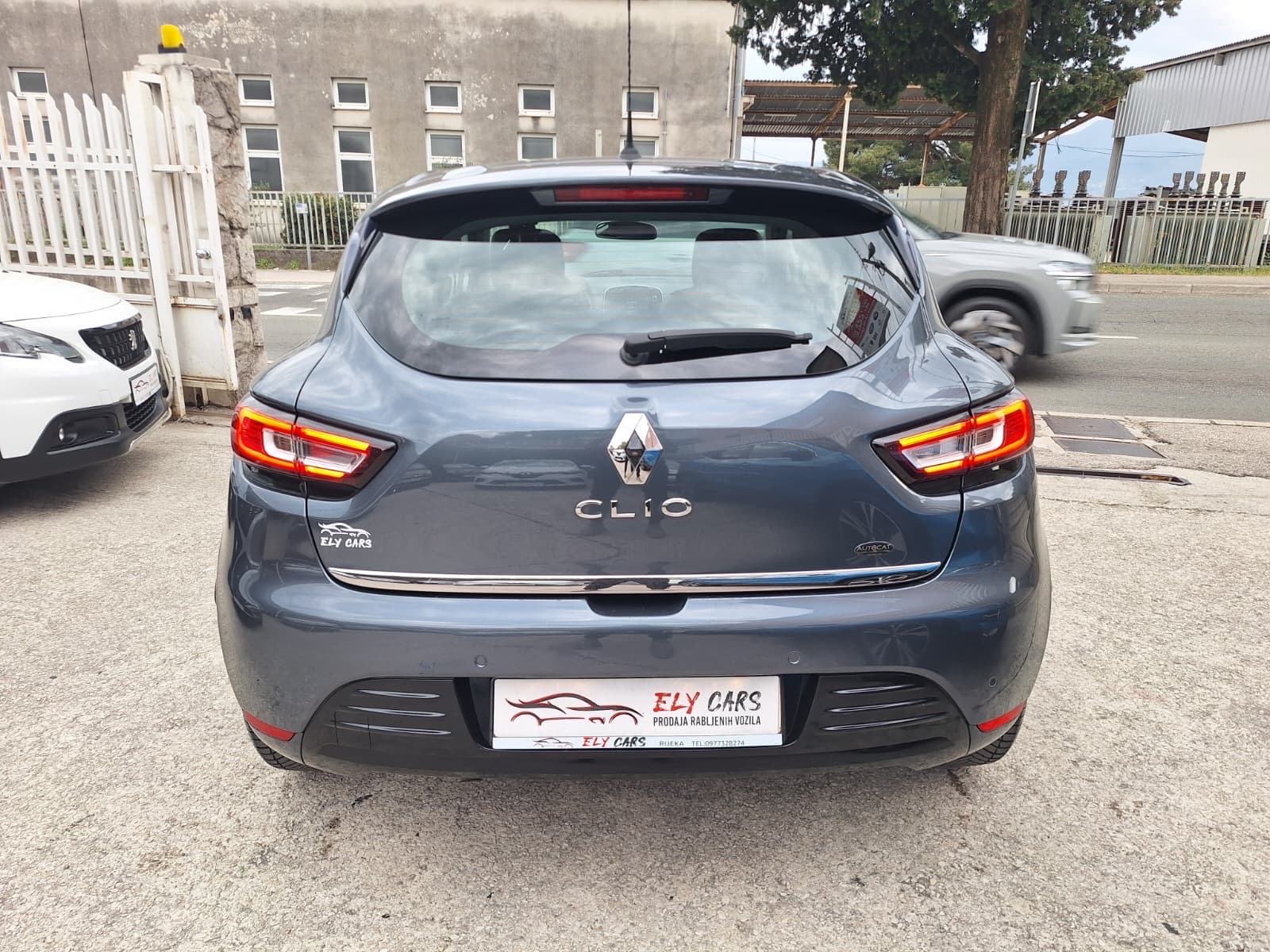 Renault Clio dCi 90KS automatik DUEL (P.KAMERA/NAVI.LED/KSENO/‼️AKCIJa, fotografija 9